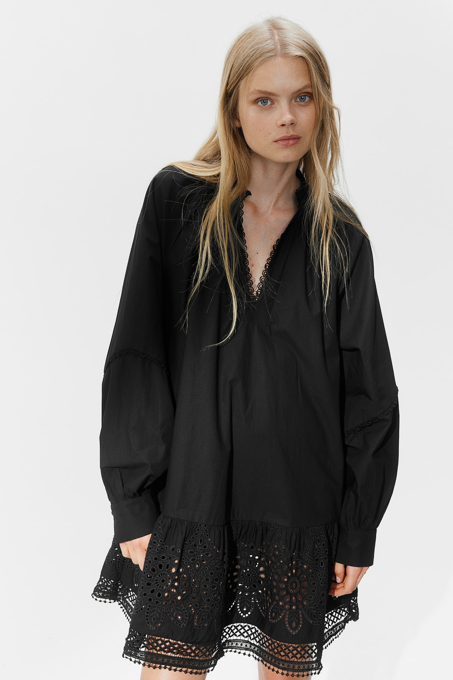 Robe avec broderie anglaise - Noir - 1