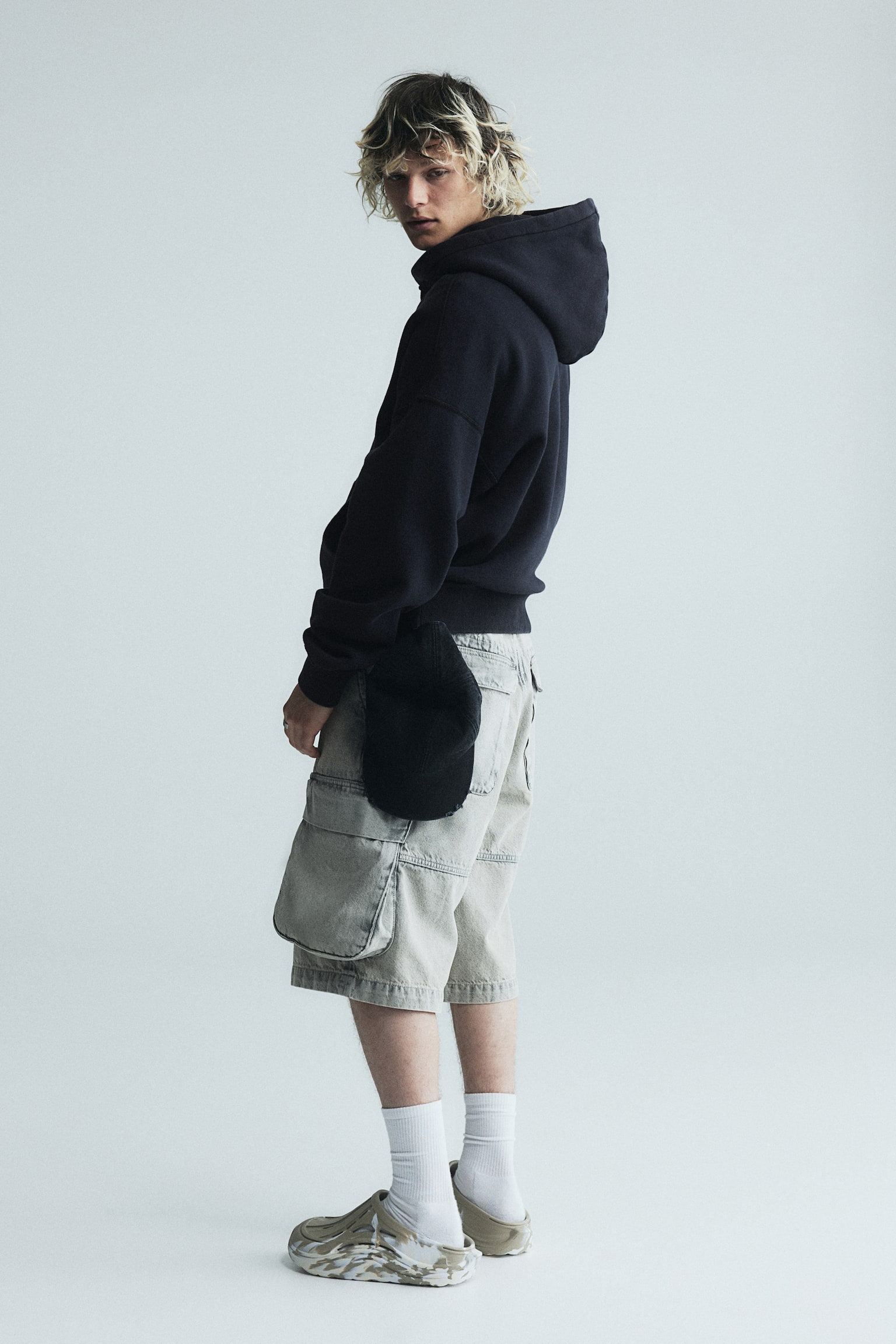 Oversized Fit Hoodie - Black/Black/Beige/White - 6