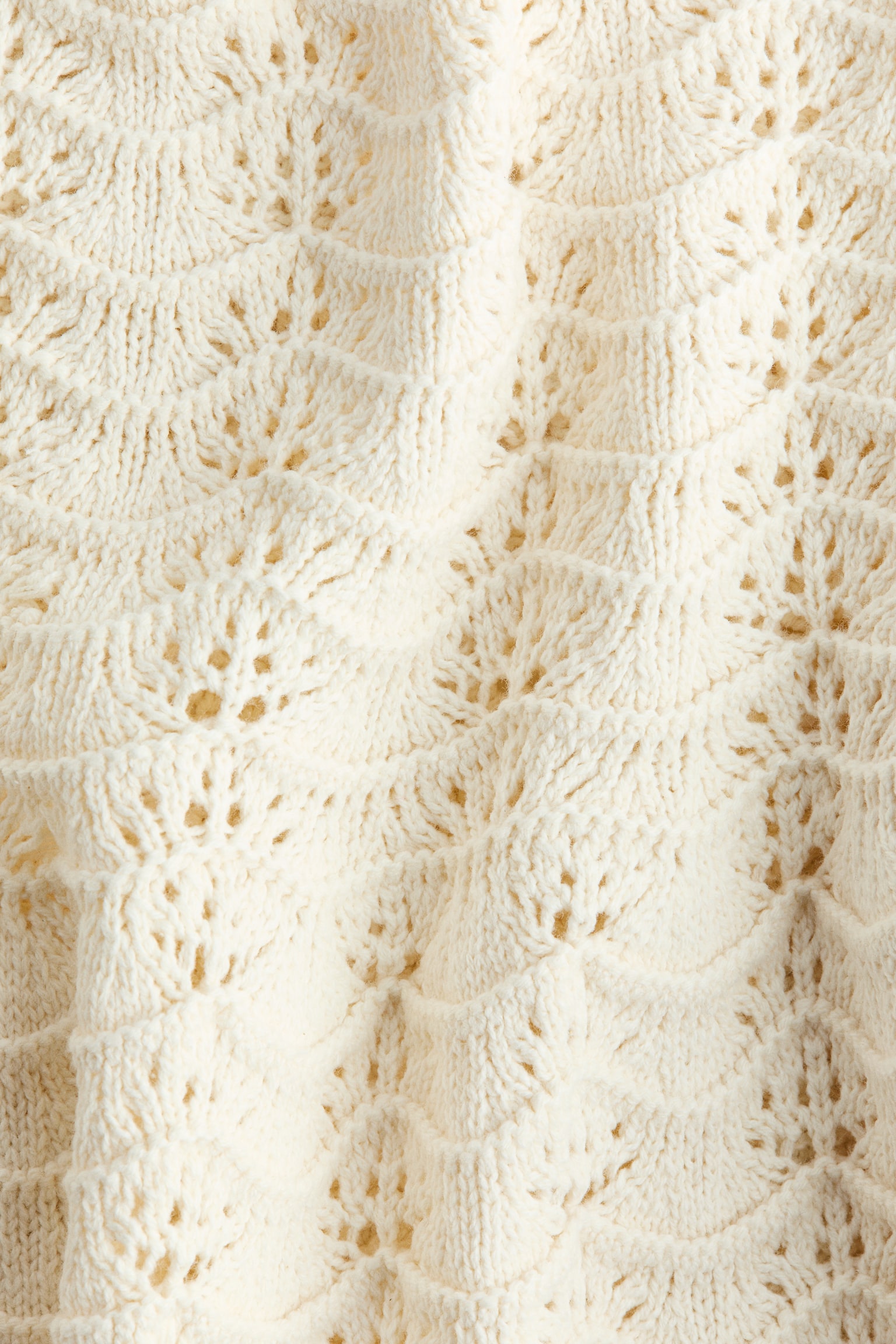 Crochet-look peplum top - 3
