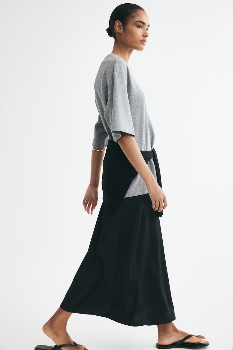 Midi suknja