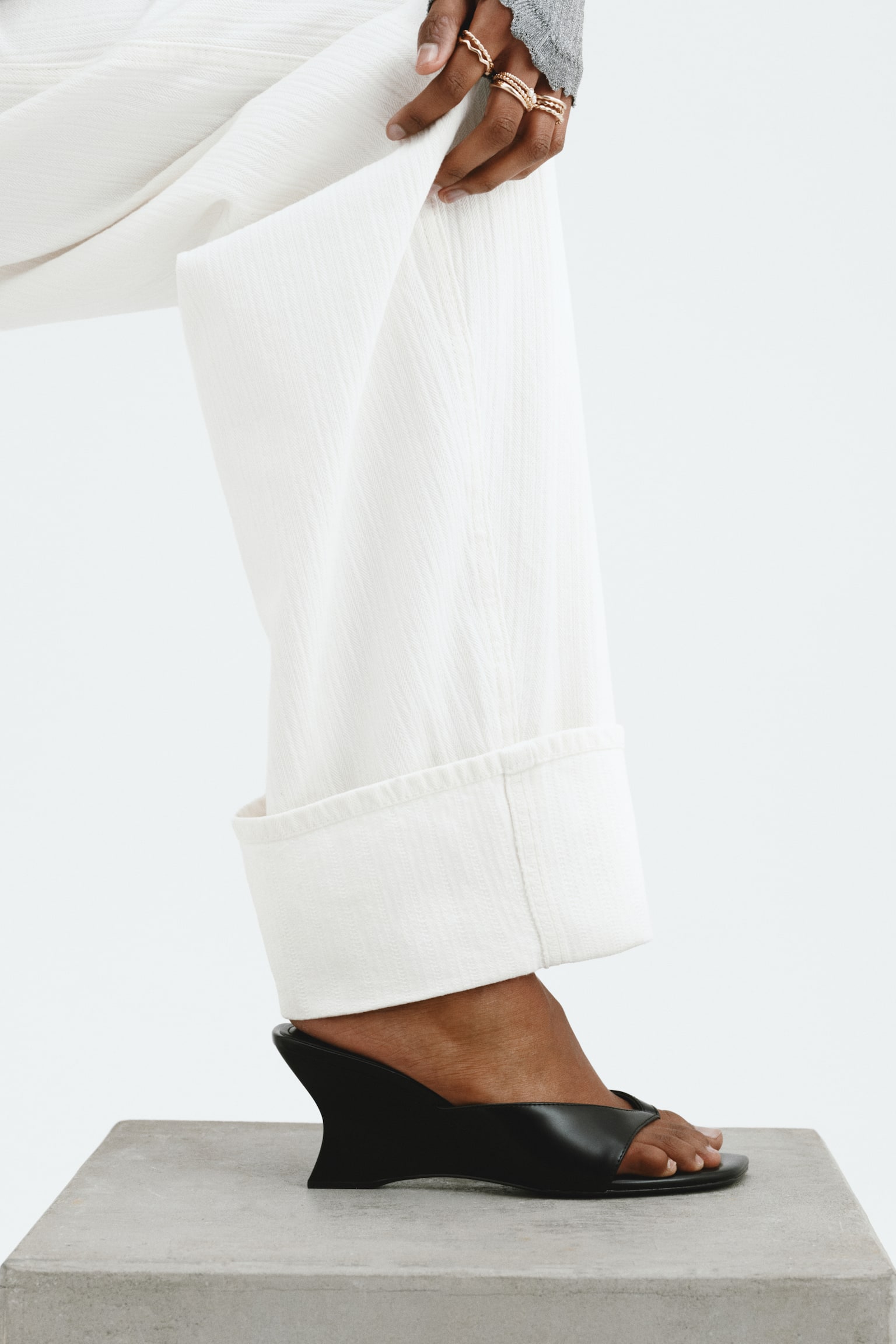 Wedge-heeled sandals - Black - 3
