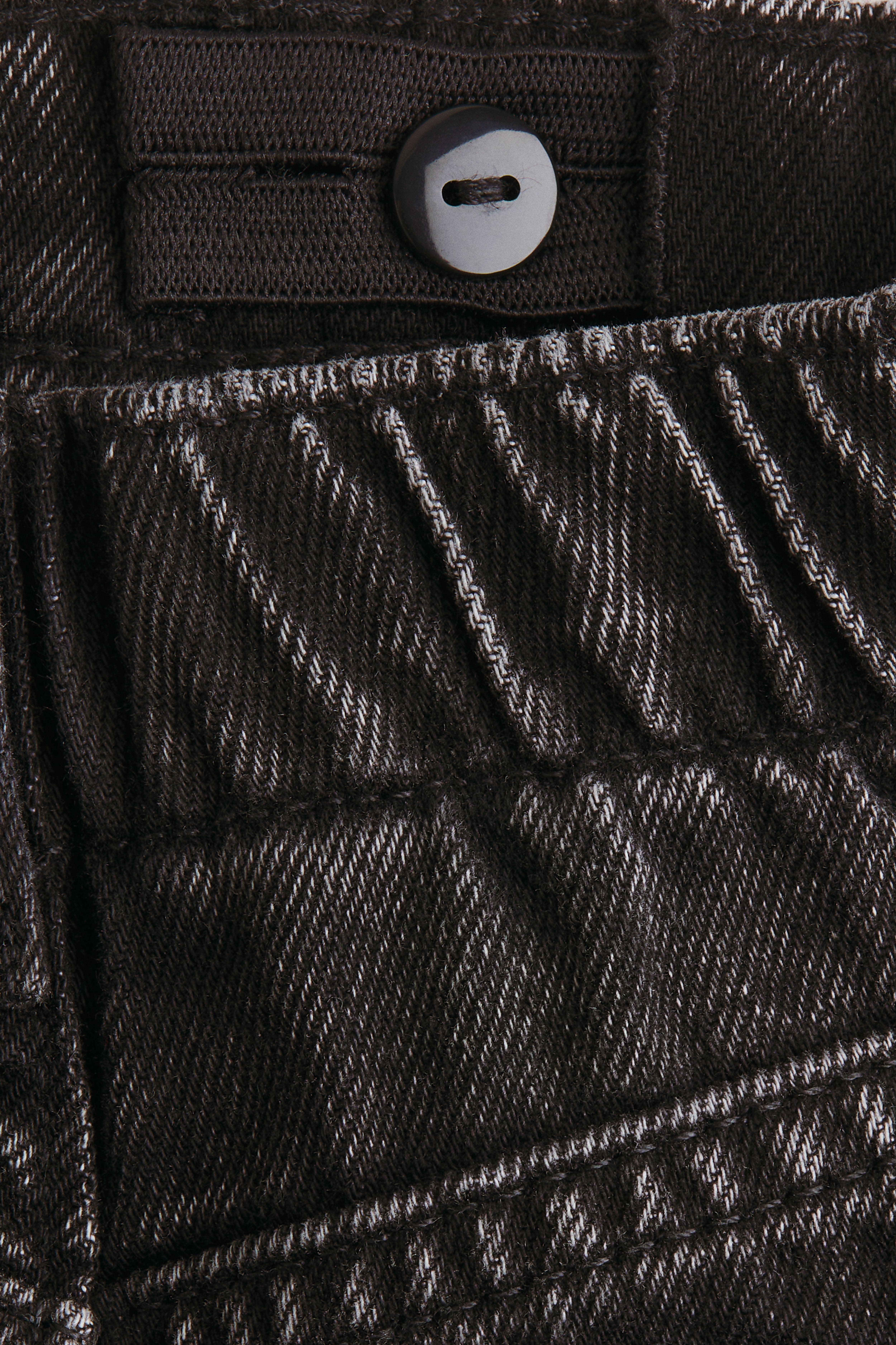 Loose-Fit Barrel Jeans