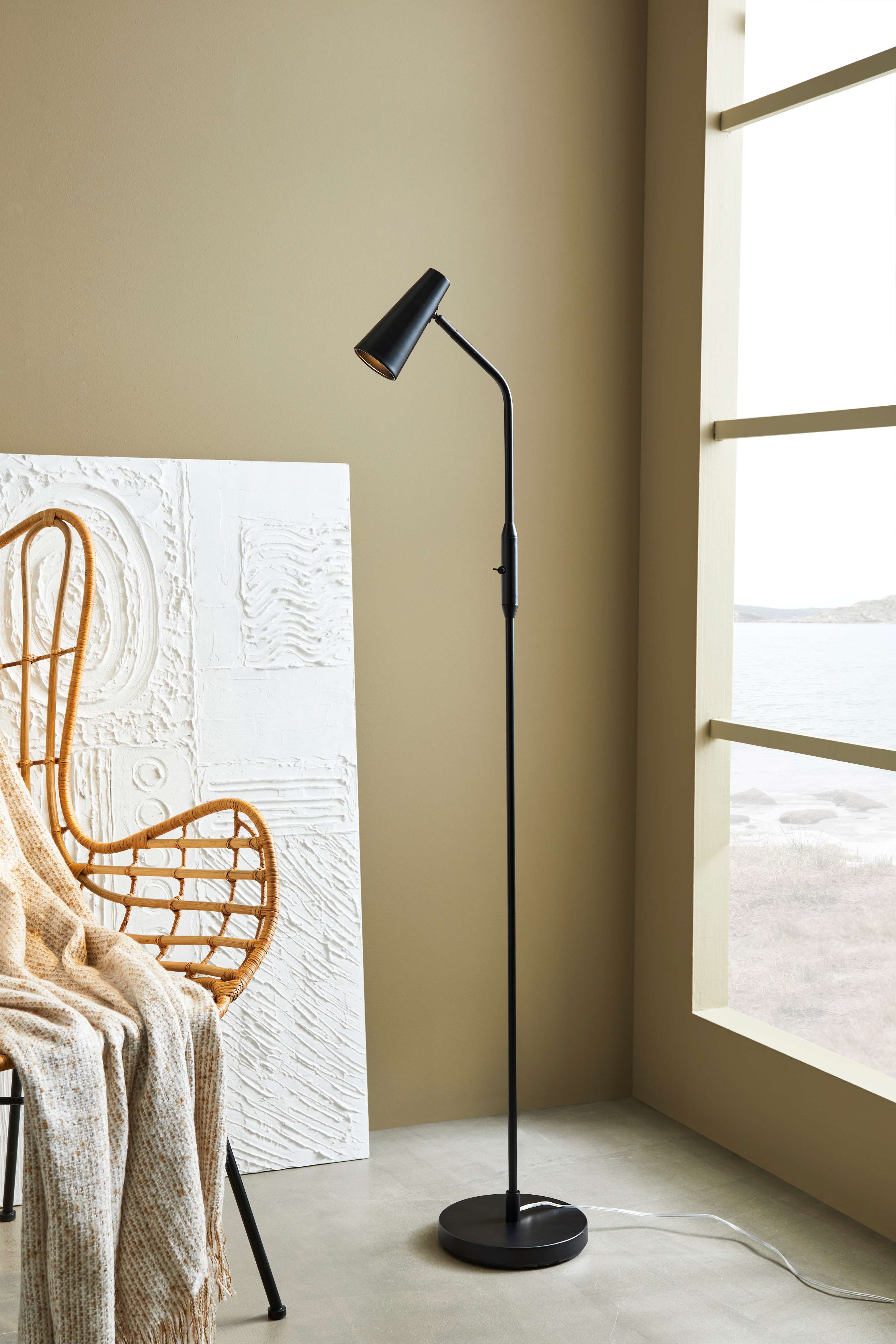 Crest Vloerlamp - Black/White