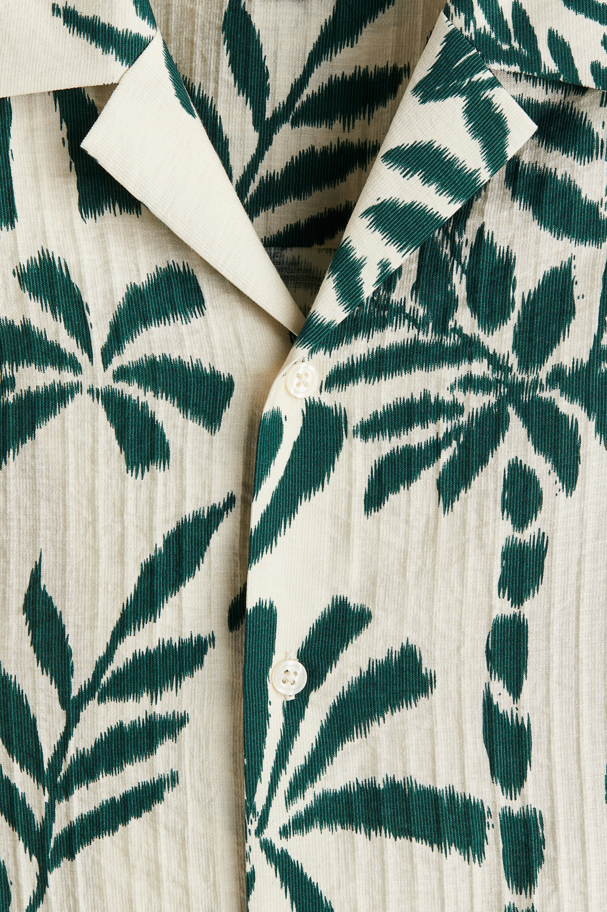 Men's White/green floral Regular-Fit Textured Resort Shirt | H&M US