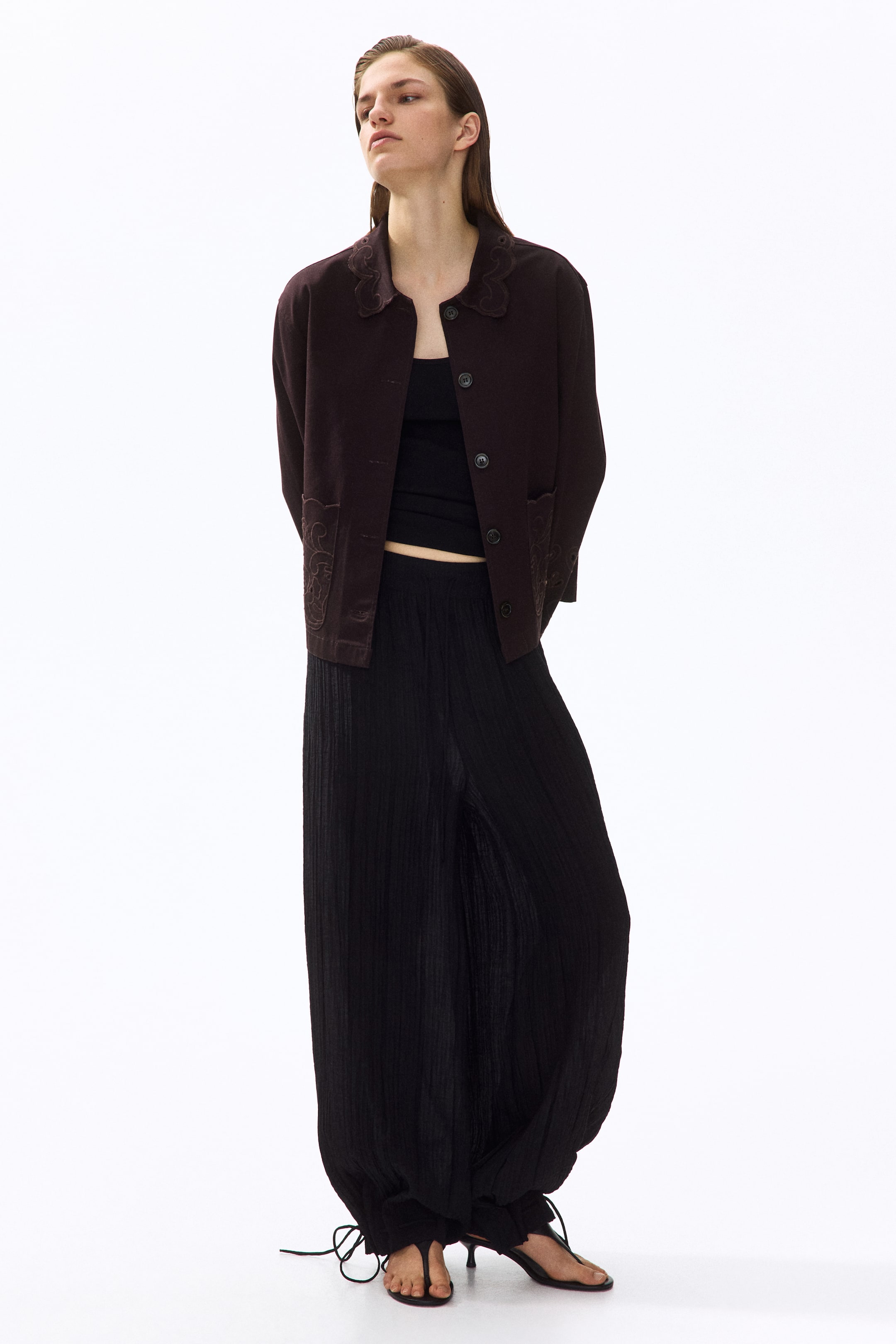 Veste en sergé avec broderie anglaise