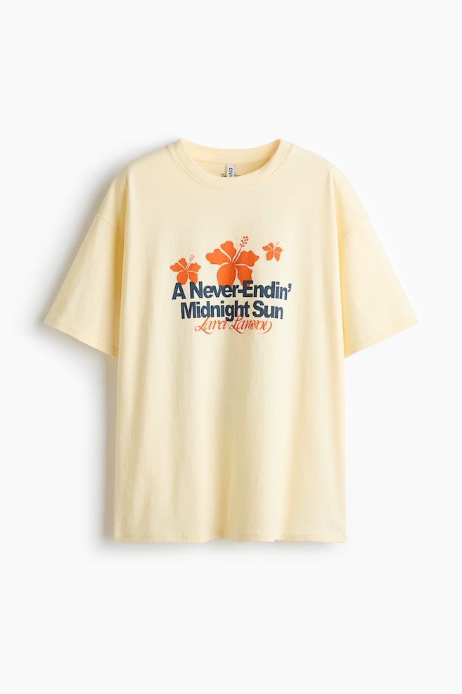 Oversized printed T-shirt - Light yellow/Zara Larsson/Raspberry red/Primal Scream/Dark grey/The Cure/Black/Nirvana/Anthracite/Zara Larsson/Cream/Condé Nast Traveller/Black/Condé Nast Glamour/White/Condé Nast Traveller/Brown/Condé Nast Traveller/Black/Sabrina Carpenter/White/Condé Nast Traveller/Light beige/Sabrina Carpenter/Black/Sabrina Carpenter/Dark grey/Pink Floyd/White/Condé Nast Glamour - 1
