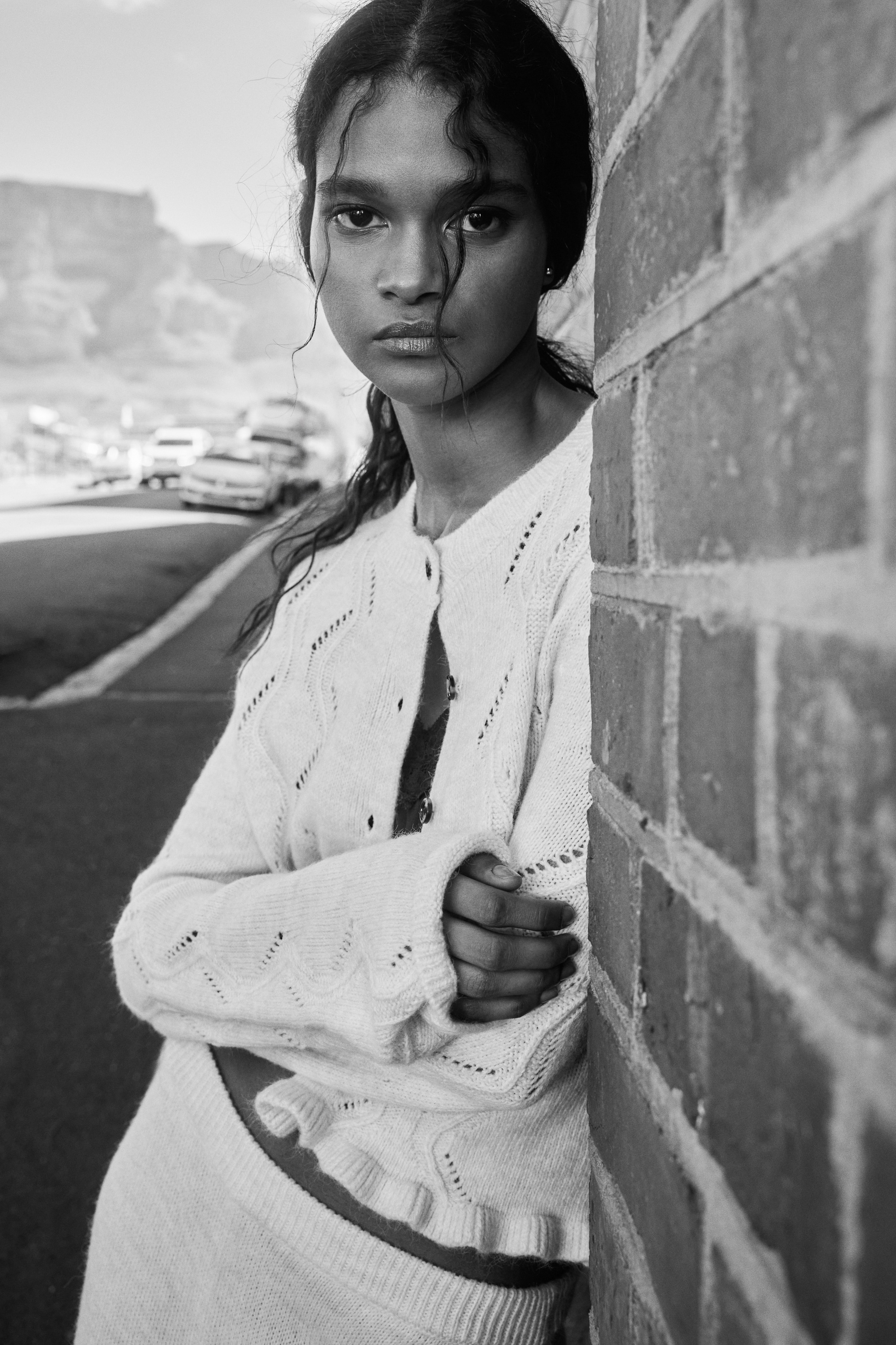 網紗花式鉤織開襟衫 - 淺米色