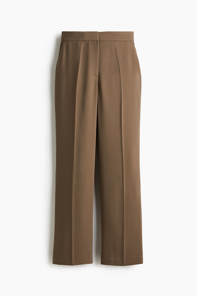 Ravne pantalone na ivicu