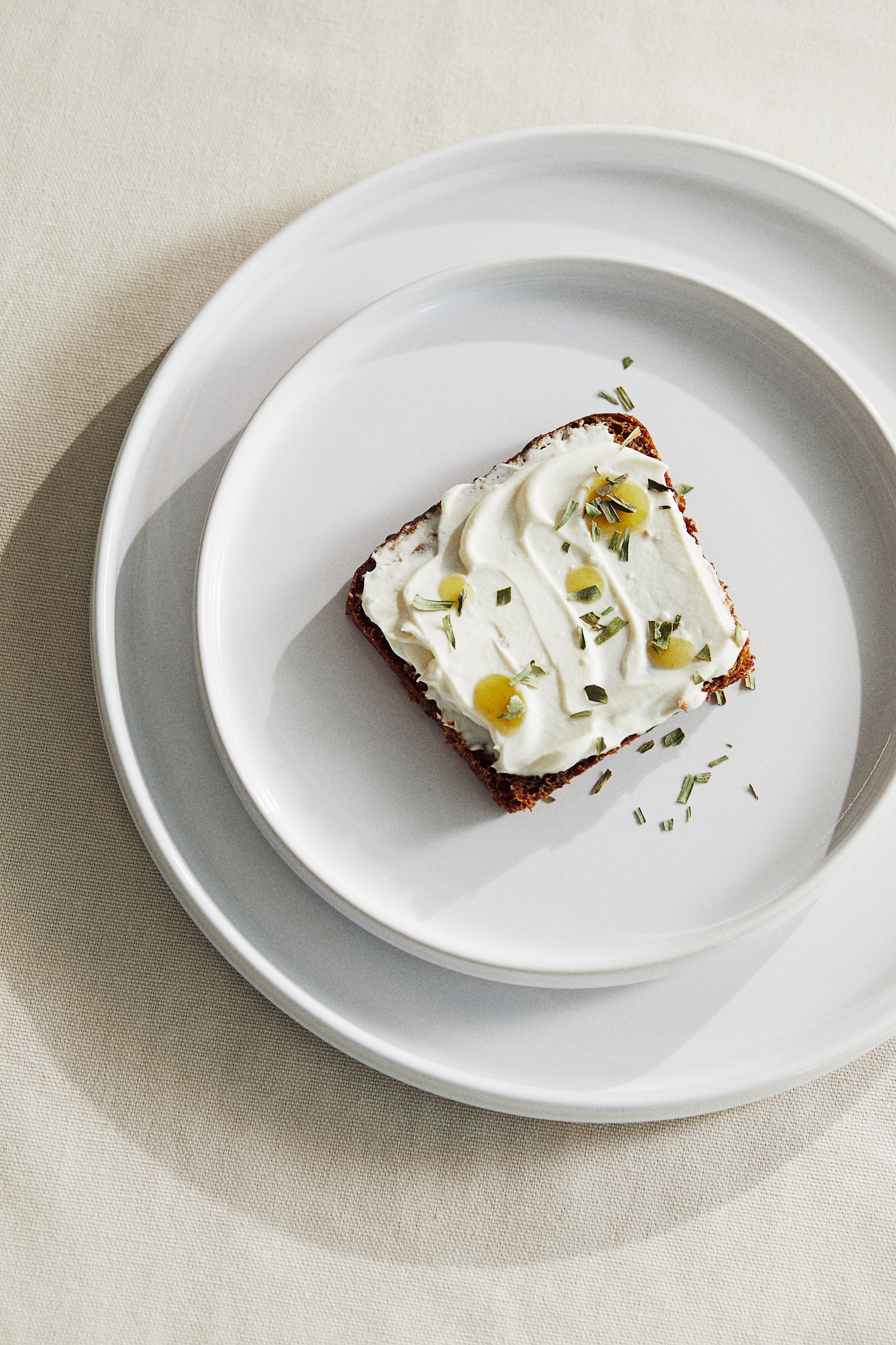 Orta Büyüklükte Stoneware Tabak - Beyaz