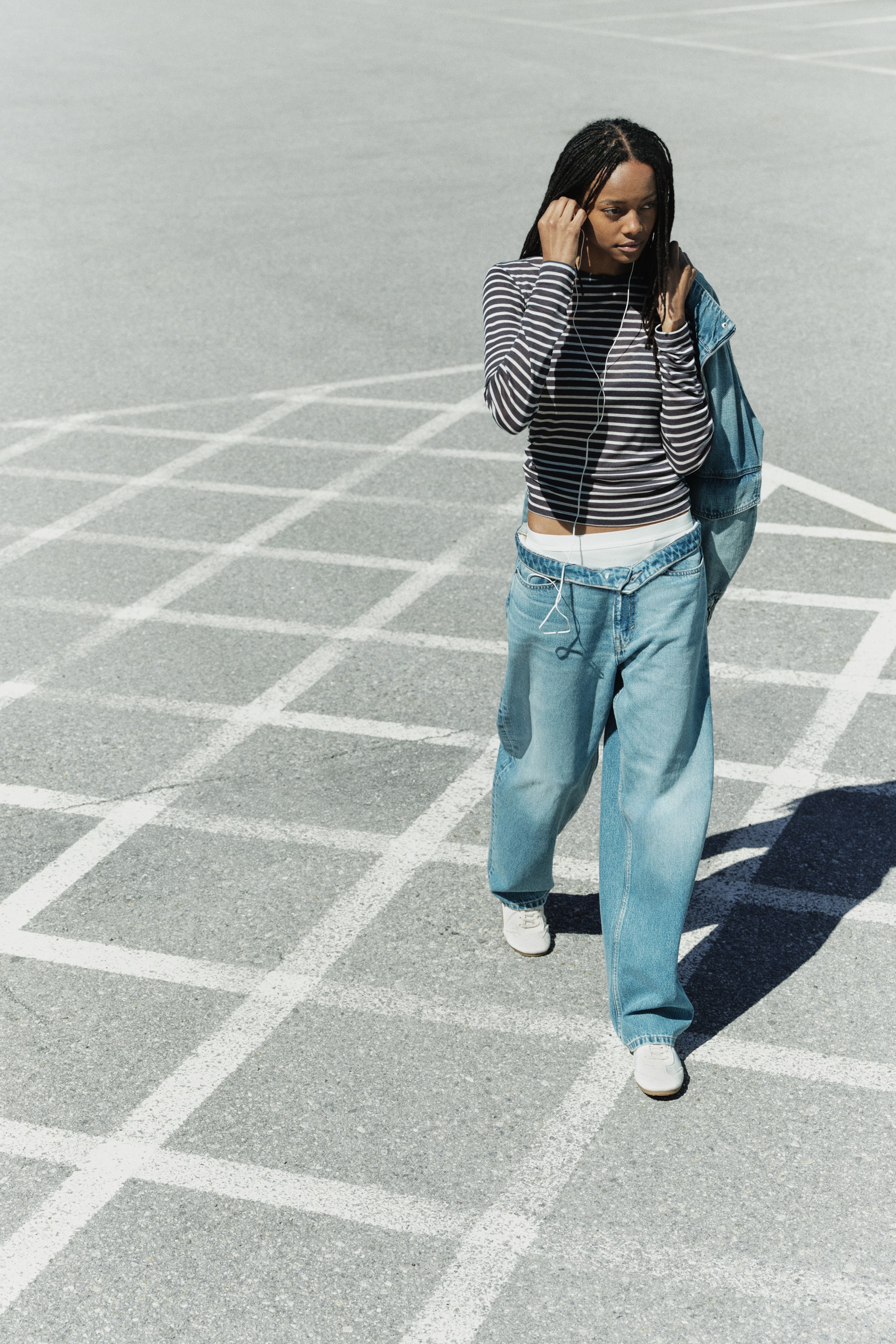 Long-Sleeved Fine-Knit Top