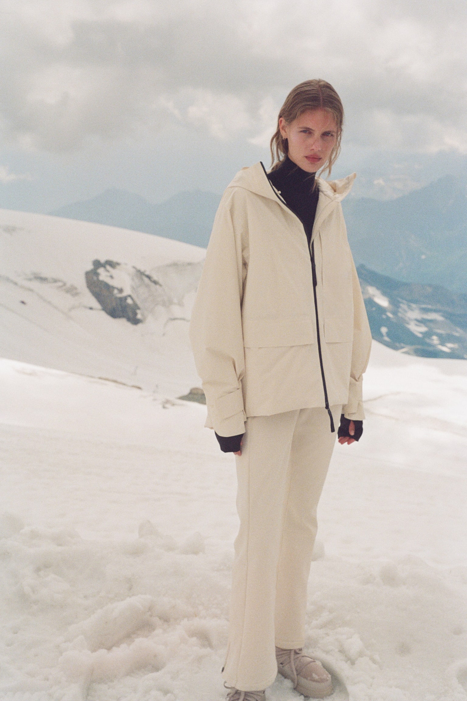 Hőszigetelt sídzseki StormMove™ - Krémszínű/Fekete/Hamvas burgundivörös - 4