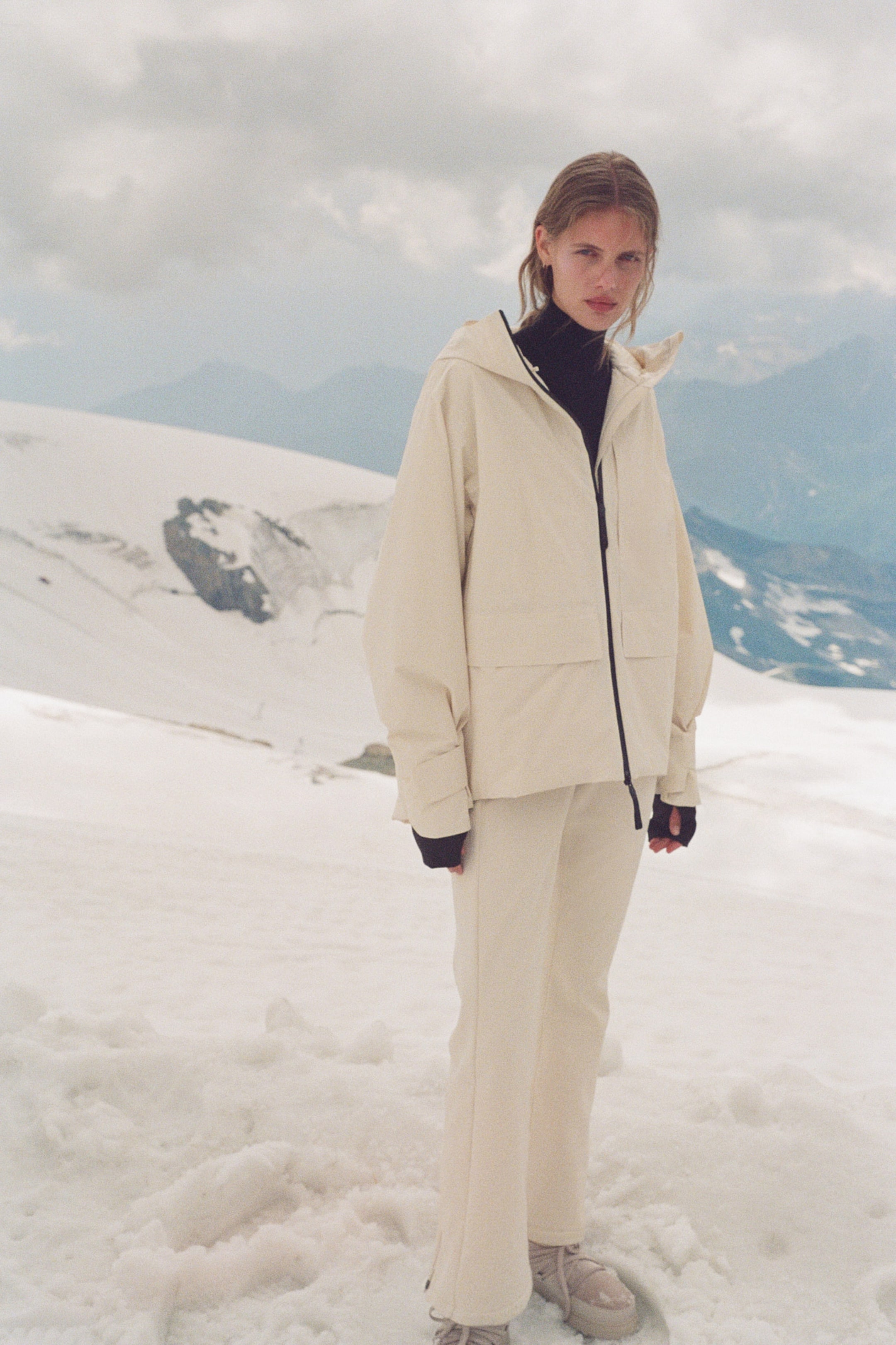 View larger image: Insulated ski jacket with StormMove™ - Cream - Ladies | H&M GB 2