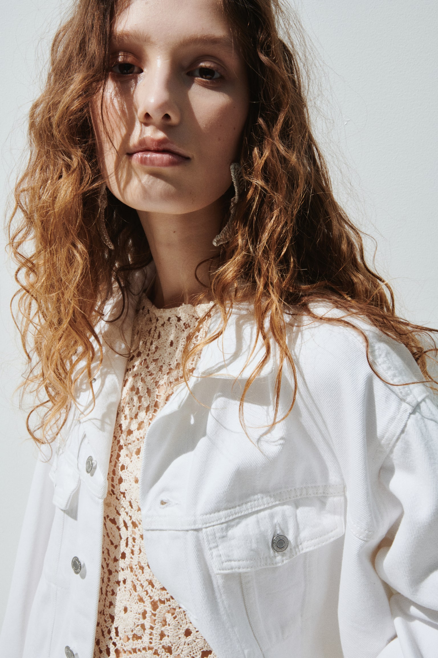 Sleeveless crochet-look dress - Cream - 6