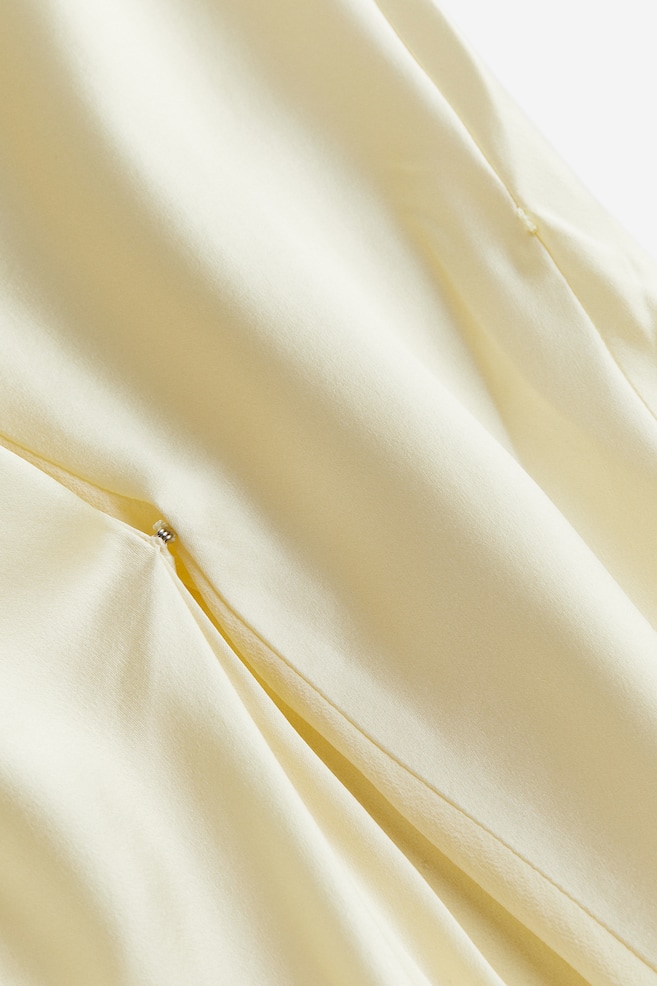 Omslagskjole i silke - Cream - 6