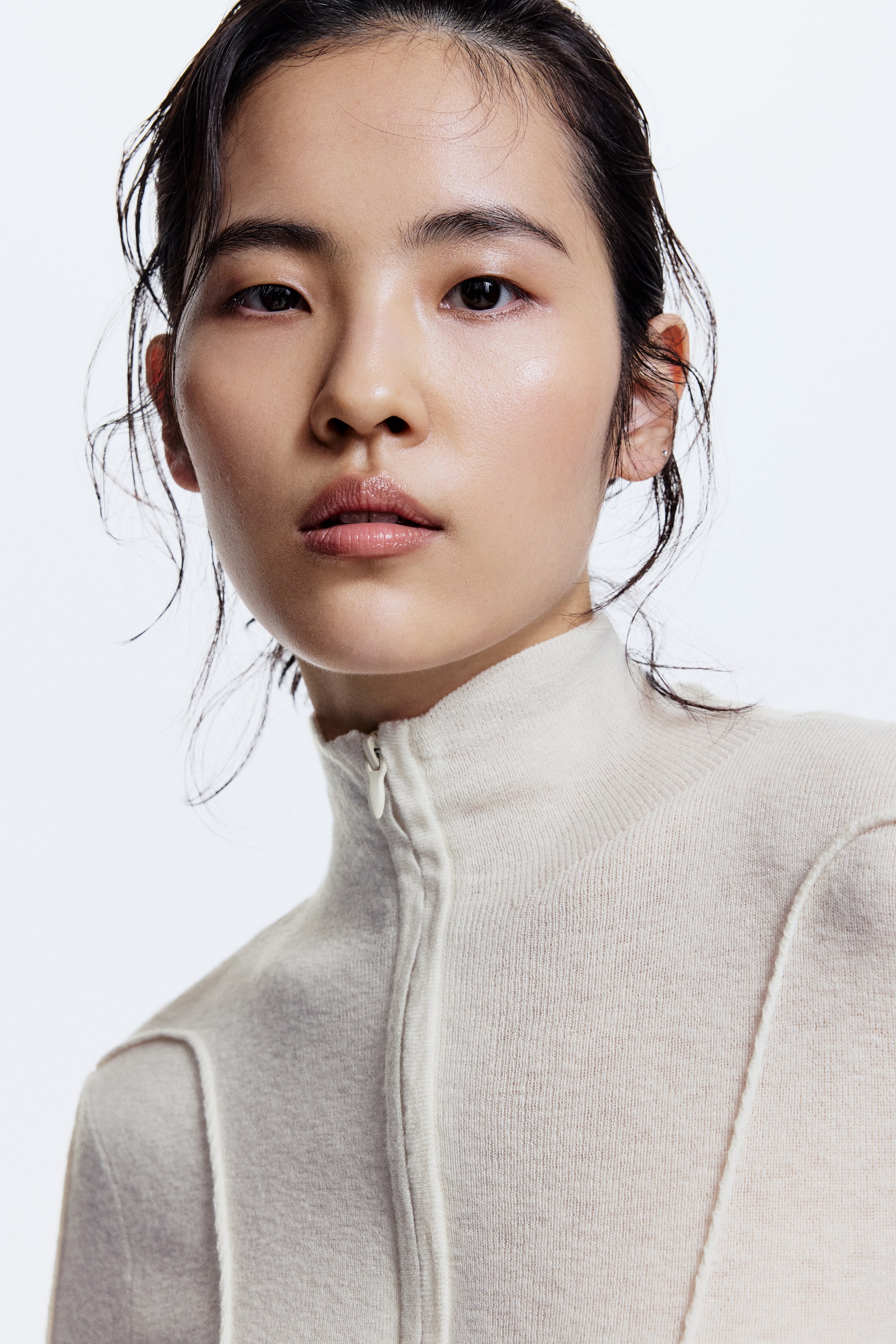 Näytä suurempi kuva: Vetoketjullinen kashmirsekoitteinen pusero - Kermanvaalea - NAISET | H&M FI 2