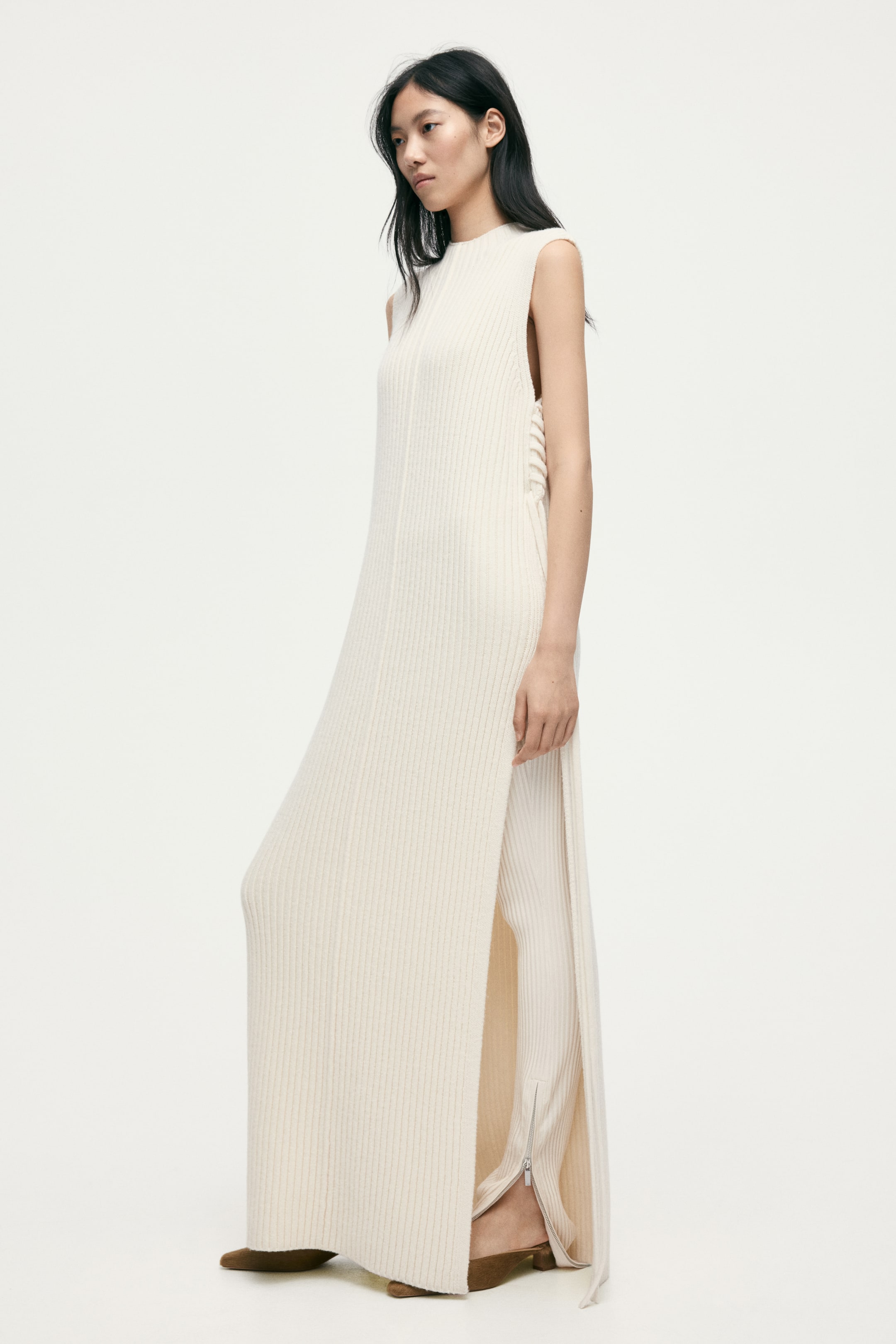 拡大画像を表示: ウールリブニットプルオーバーベスト - ホワイト - レディース | H&M JP 1