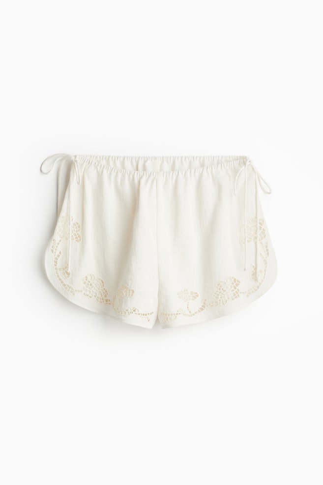 Strandshorts mit Broderie Anglaise - Weiß - 1