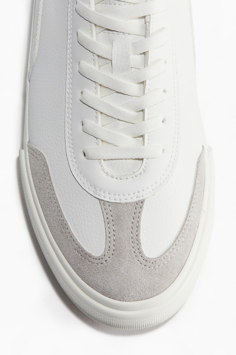 H&M Regular Fit T-shirt — Trainers