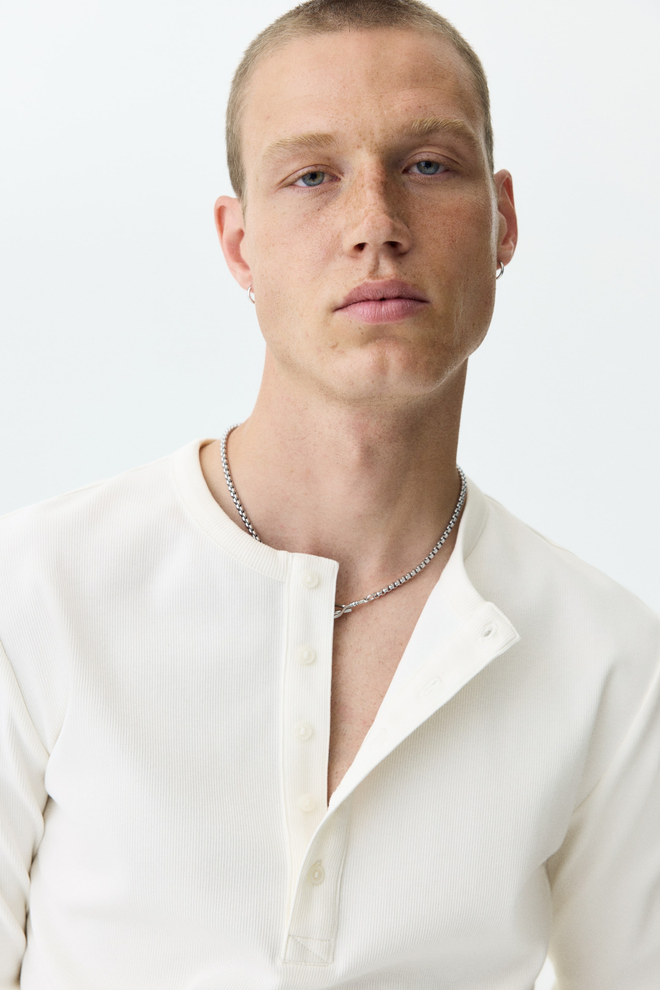 Slim-Fit Ribbed Henley Shirt