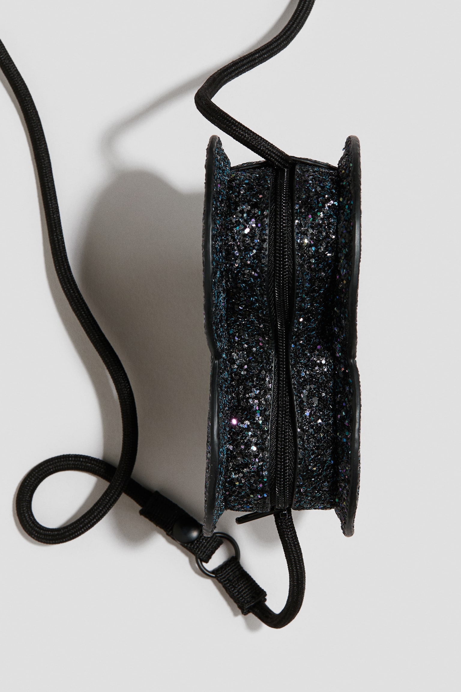Детская сумка H&M Heart-Shaped Crossbody, цвет: Чёрный — фото 2