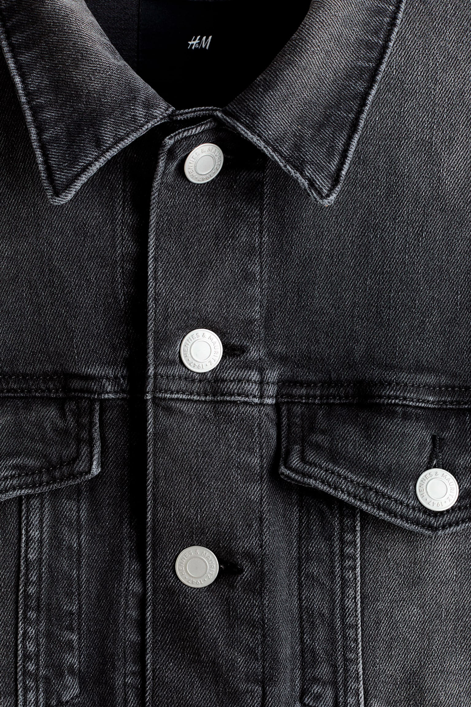 Мужская куртка H&M Denim Trucker, цвет: Тёмный джинсовый серый — фото 7