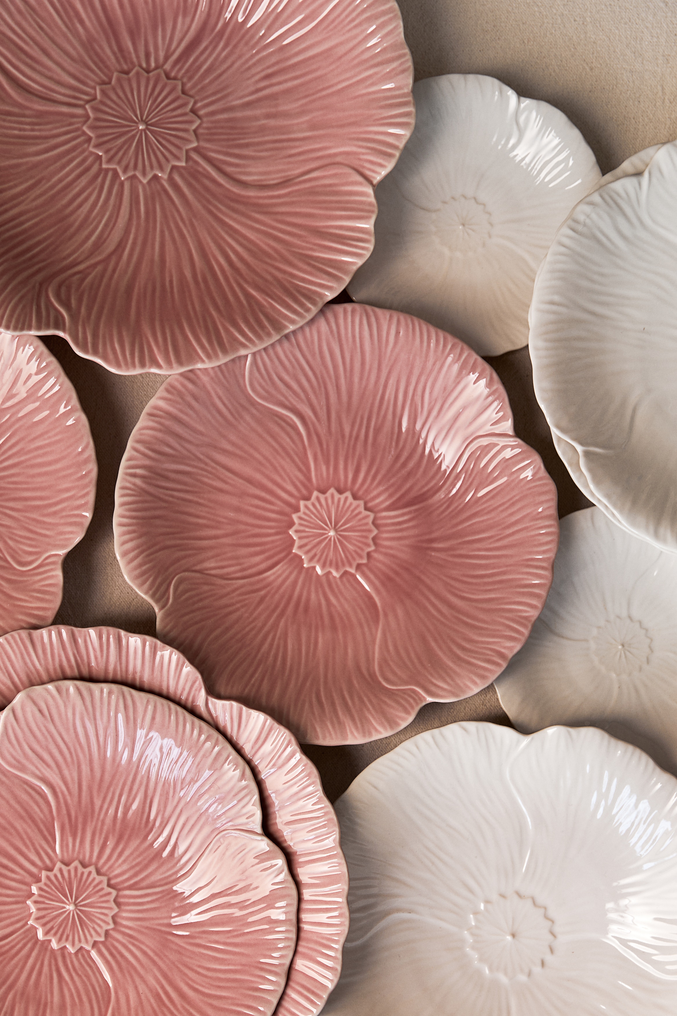 Pink Stoneware Serving Plate at H&M Home | H&M CA