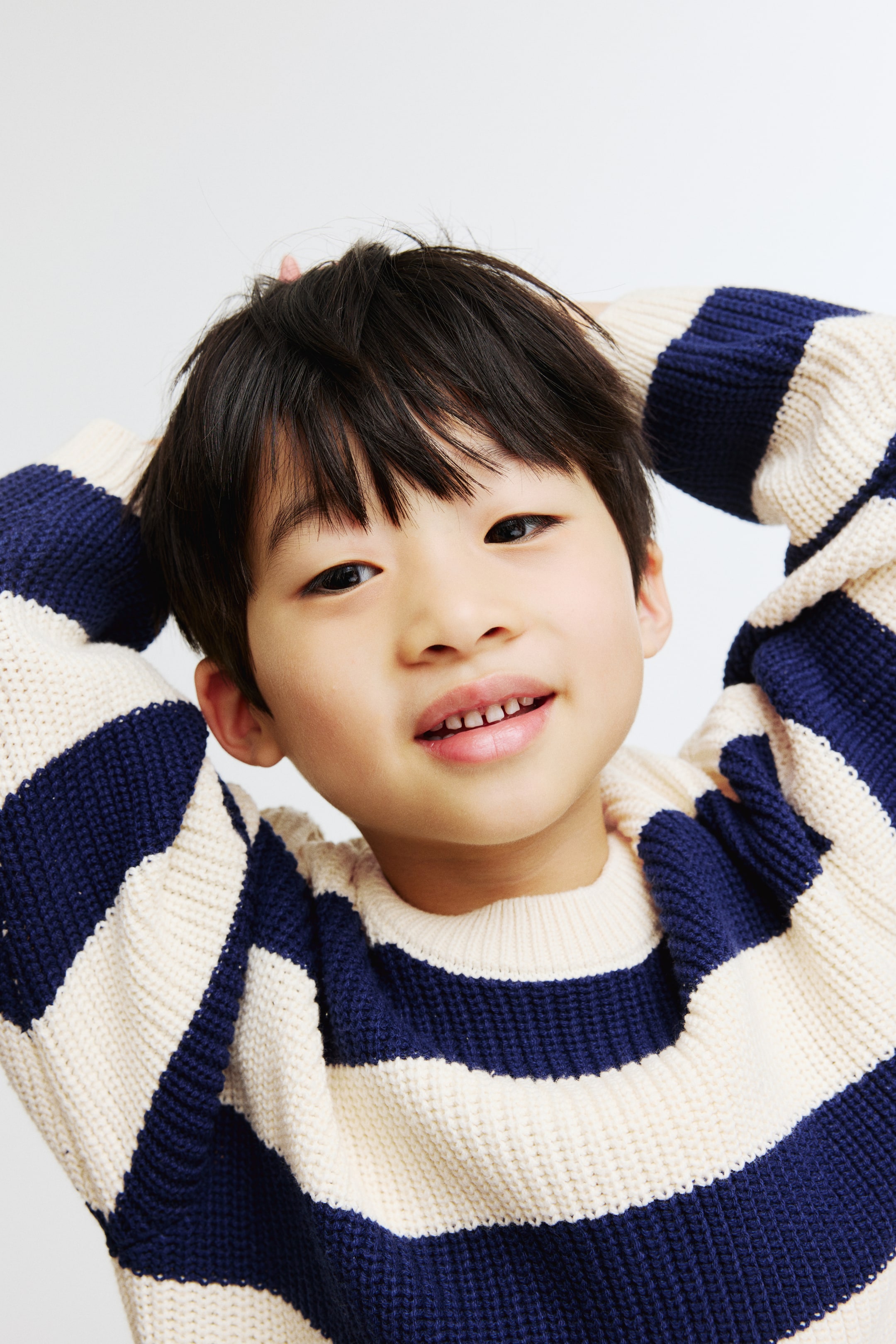 拡大画像を表示: パテントニットセーター - クリーム／ネイビーブルー - Kids | H&M JP 3