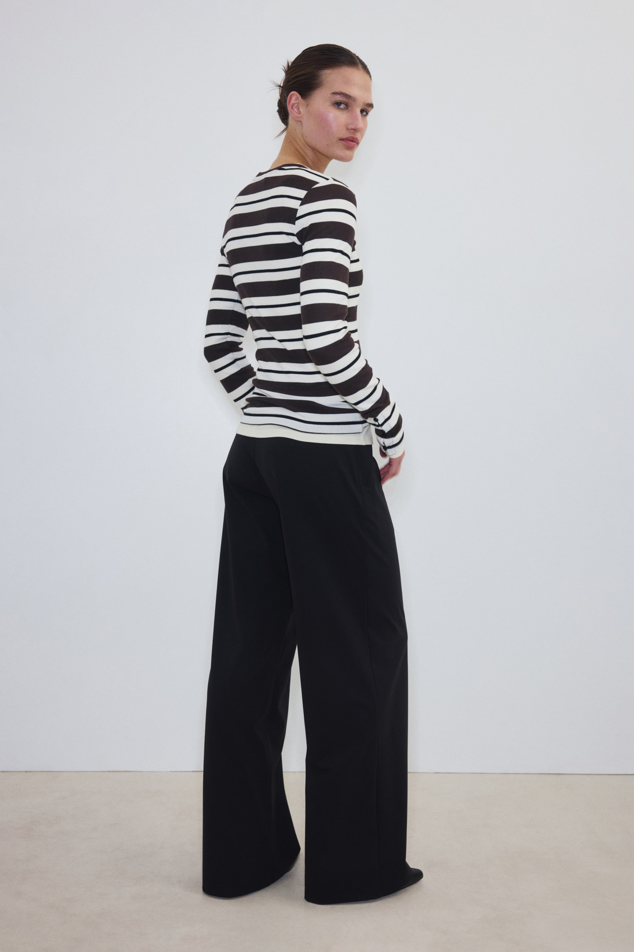 Pantalon large étirable dans tous les sens