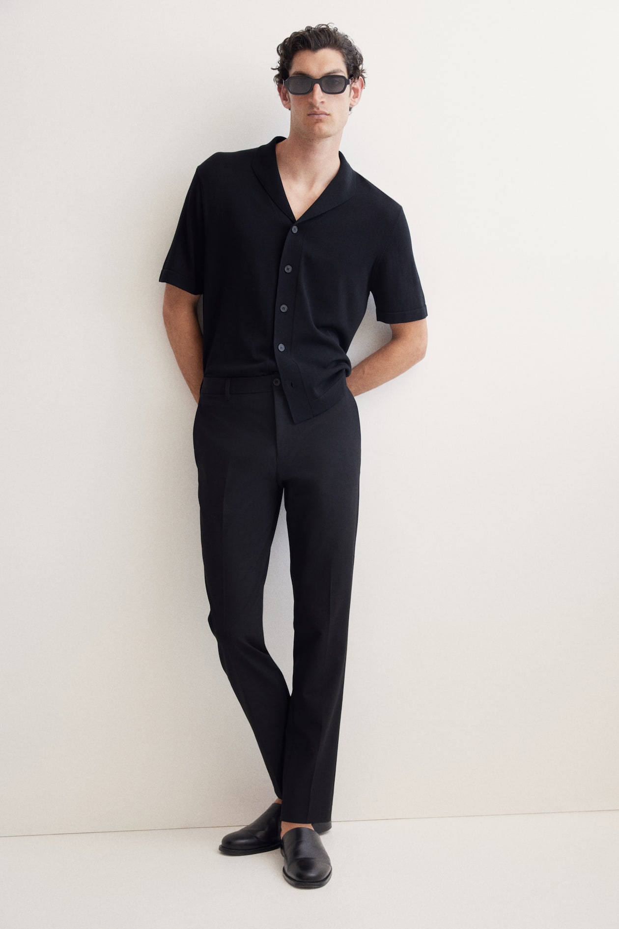 Slim Fit Tailored trousers Black Men H&M GB - Main Image