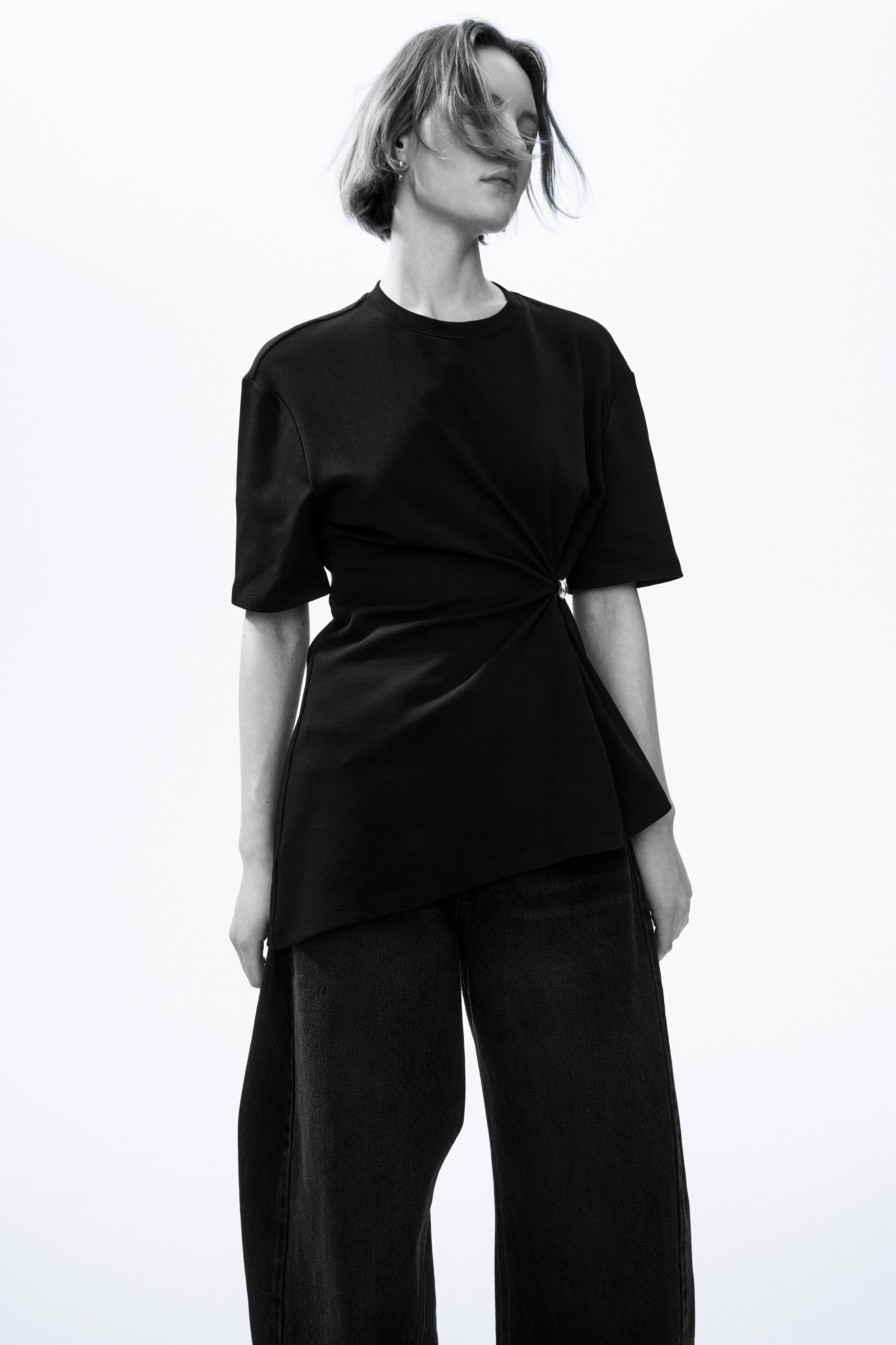 Haut asymétrique avec détail drapé