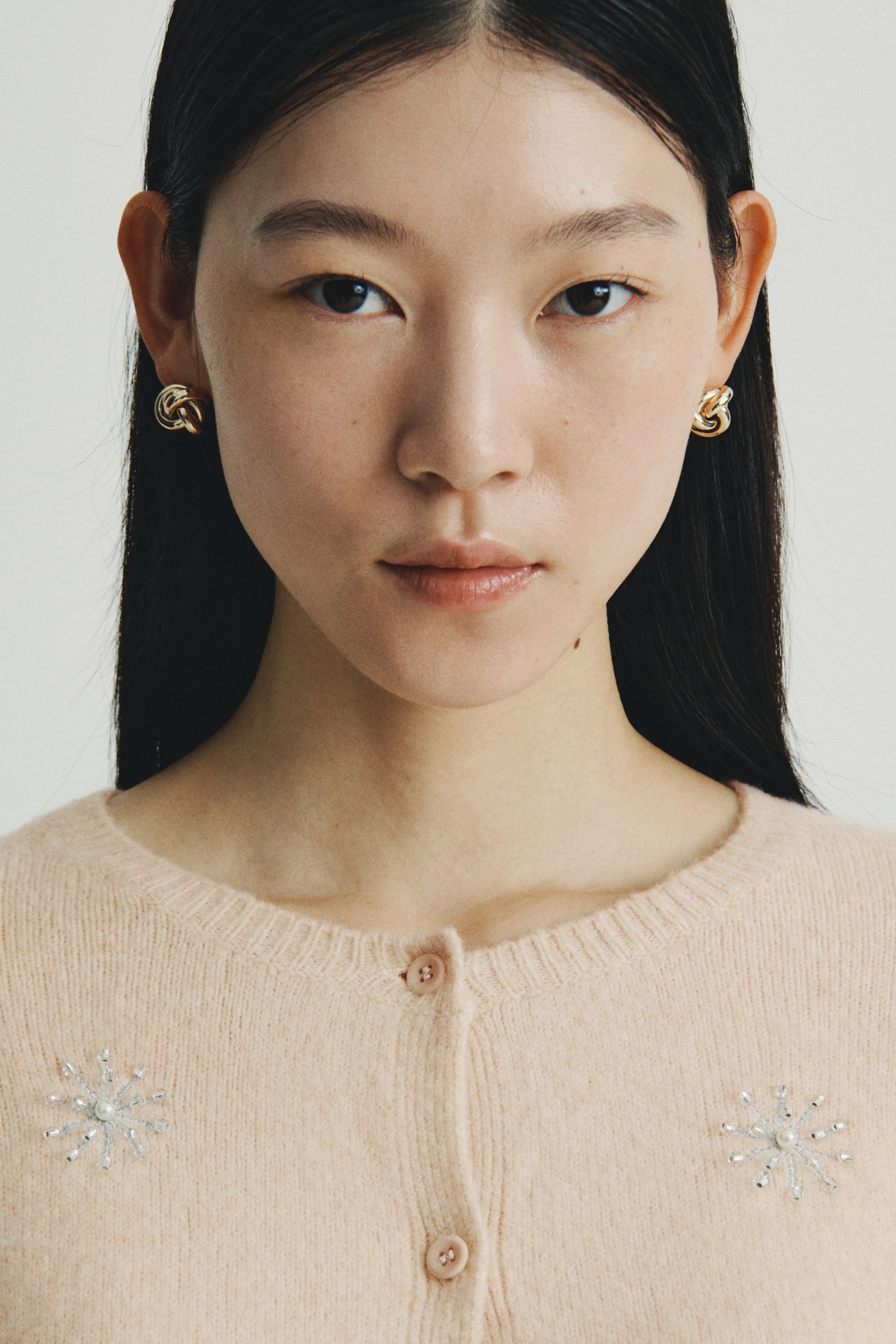 拡大画像を表示: 刺繍カーディガン - ライトベージュ - レディース | H&M JP 4