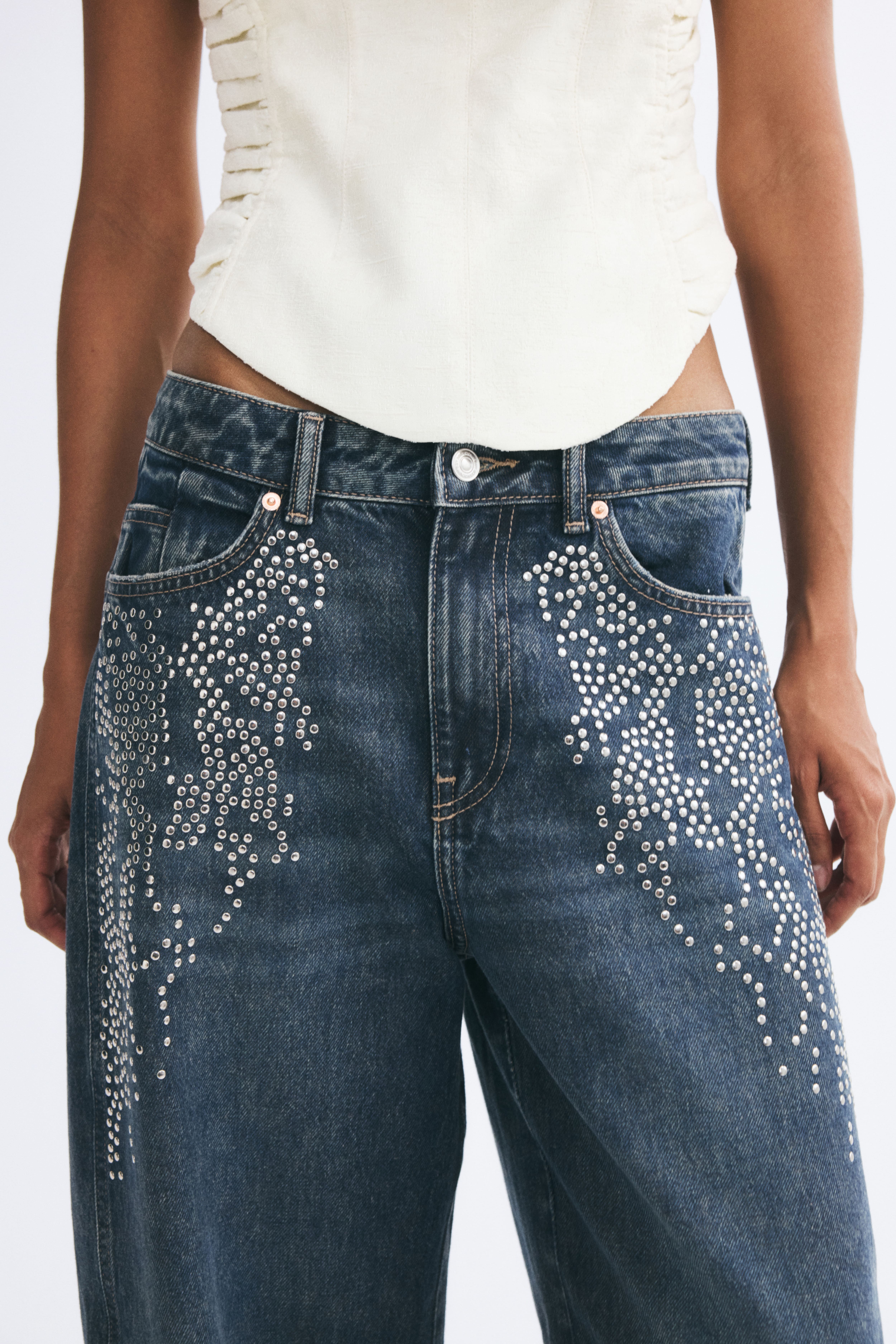 Barrel-Leg High-Waist Jeans