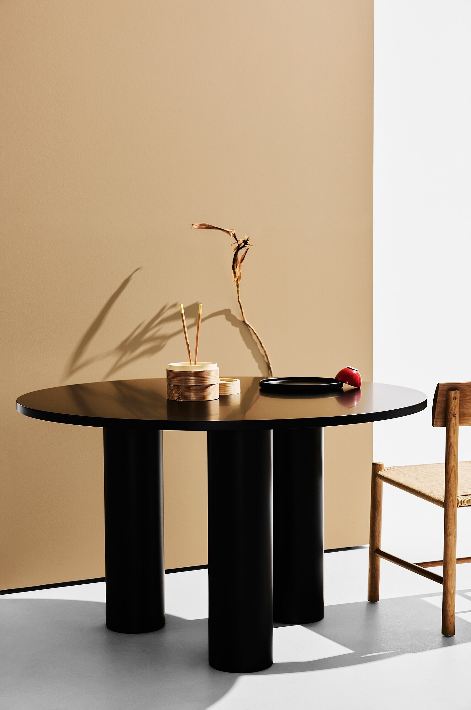 Table À Manger Colette - Noir Mat/Noyer/Ask