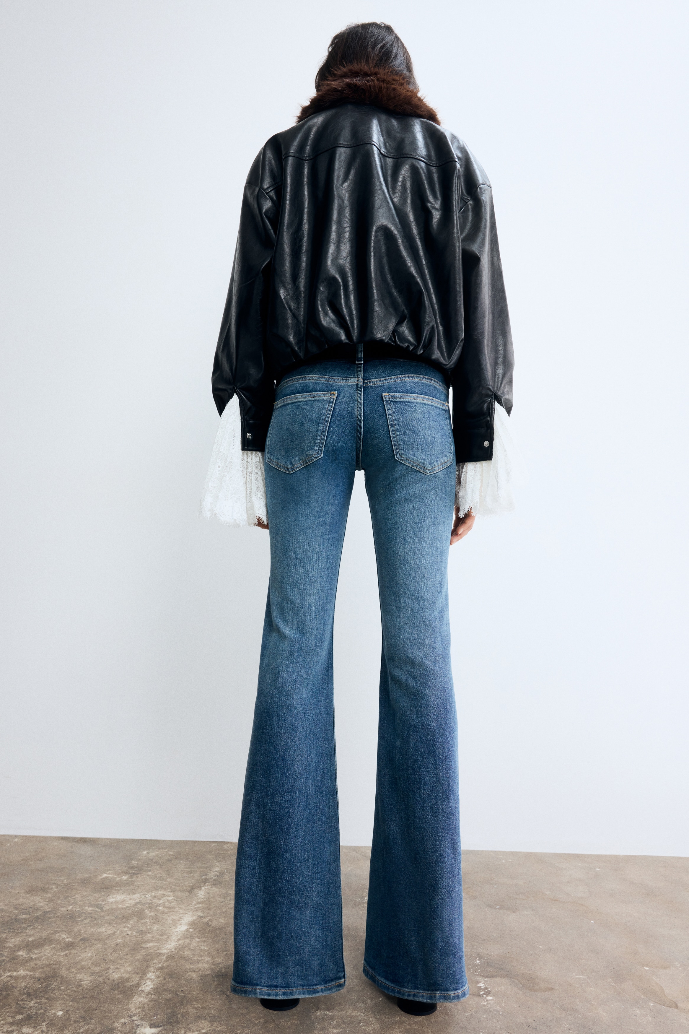 Flared Low Jeans