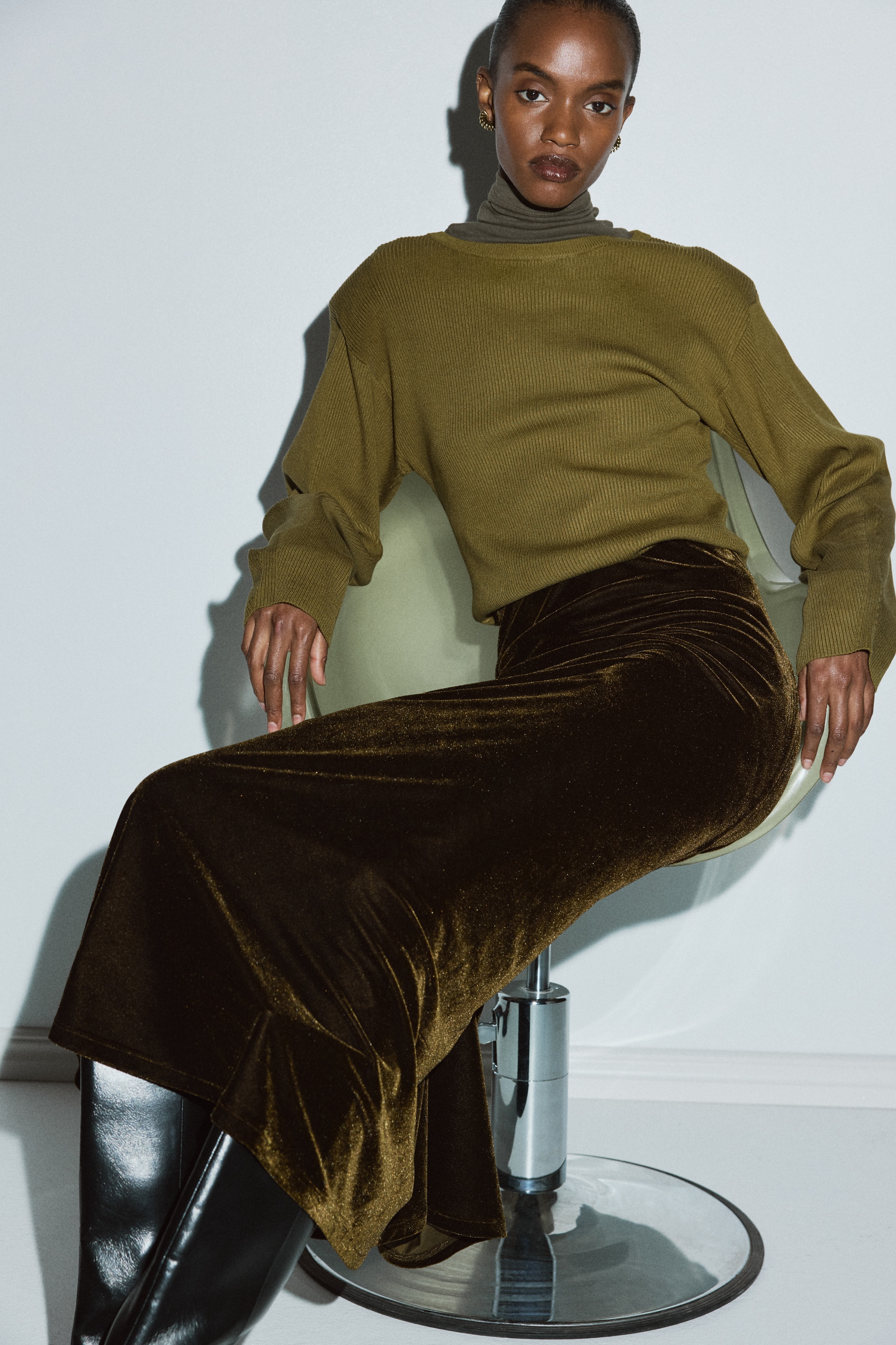 Velour Skirt - Dark green - Ladies | H&M US