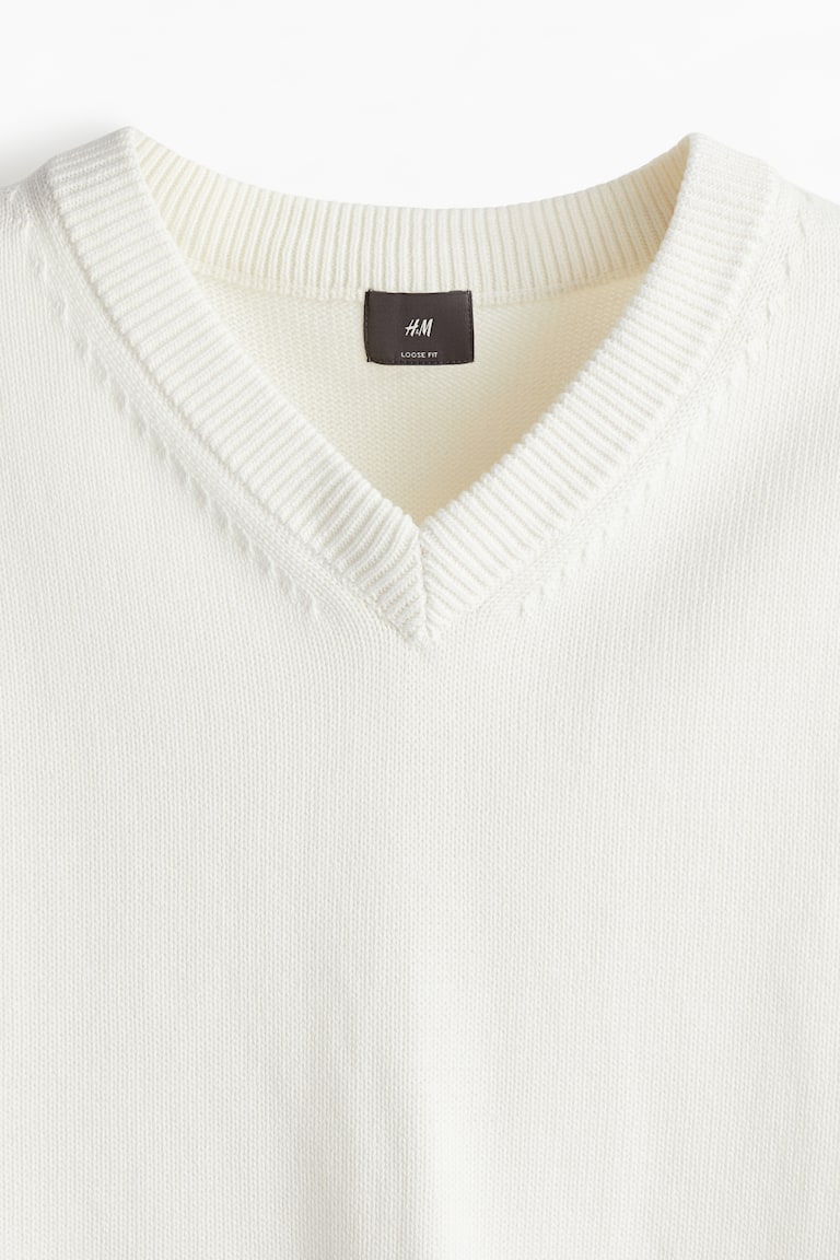 Loose Fit V-neck sweater vest Cream Men H&M IN