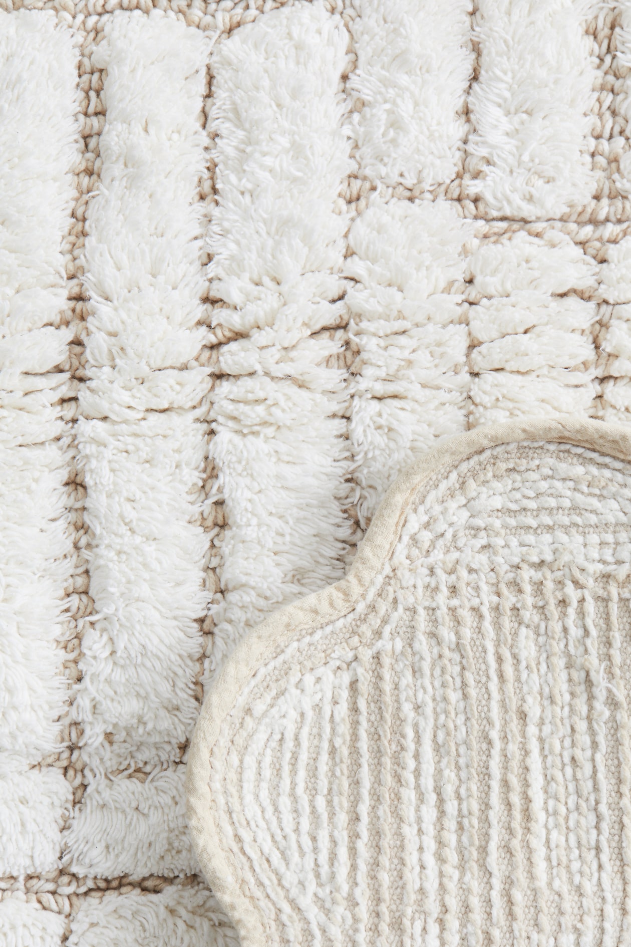 Light beige Tufted Cotton Bath Mat at H&M Home | H&M US