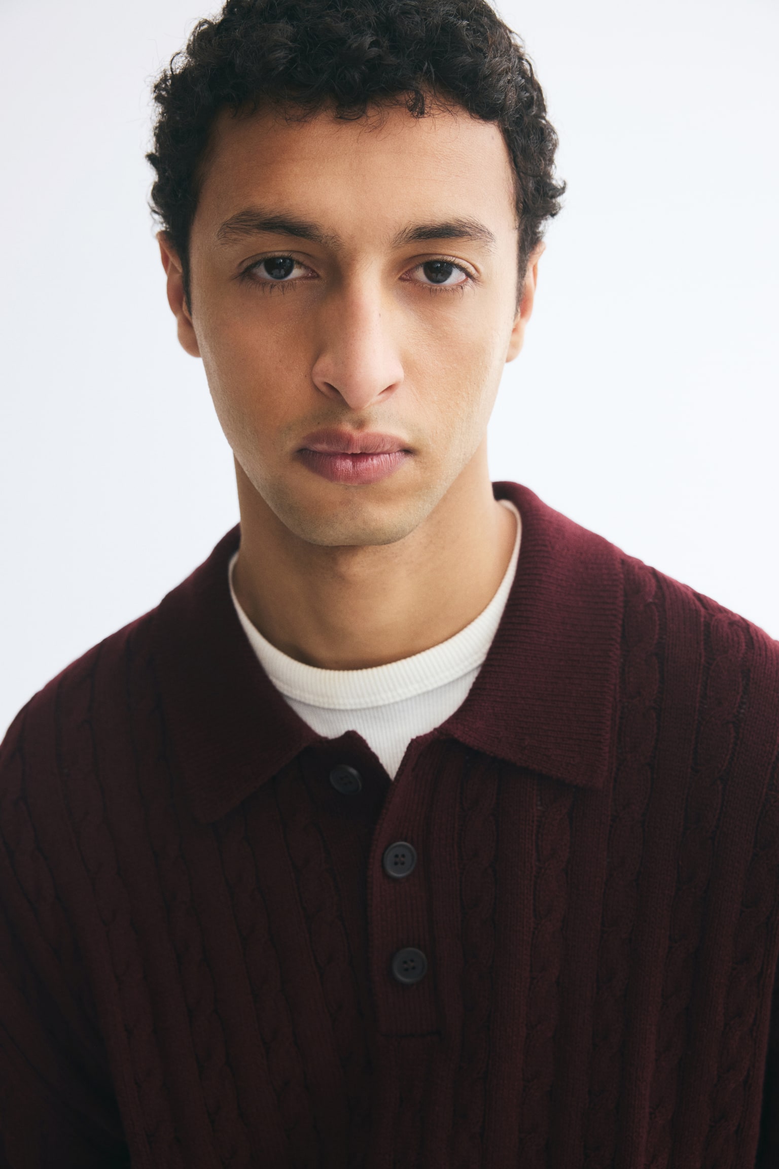 Мужской свитер H&M Relaxed-Fit Cable-Knit Polo, цвет: Бордовый — фото 3
