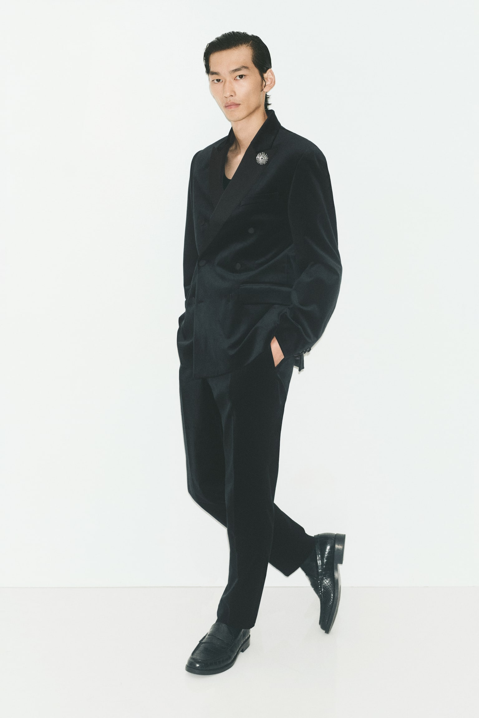 Мужские брюки H&M Regular-Fit Velvet Suit, цвет: Чёрный — фото 4