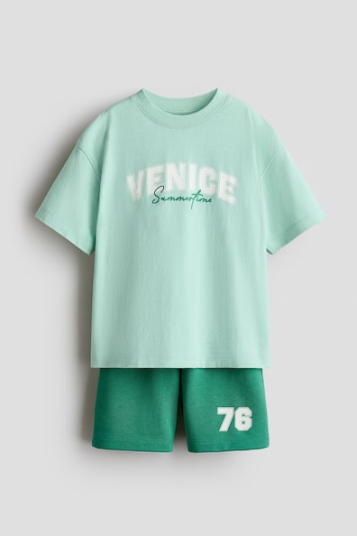 Tシャツ&スウェットショートパンツ 2アイテムセット