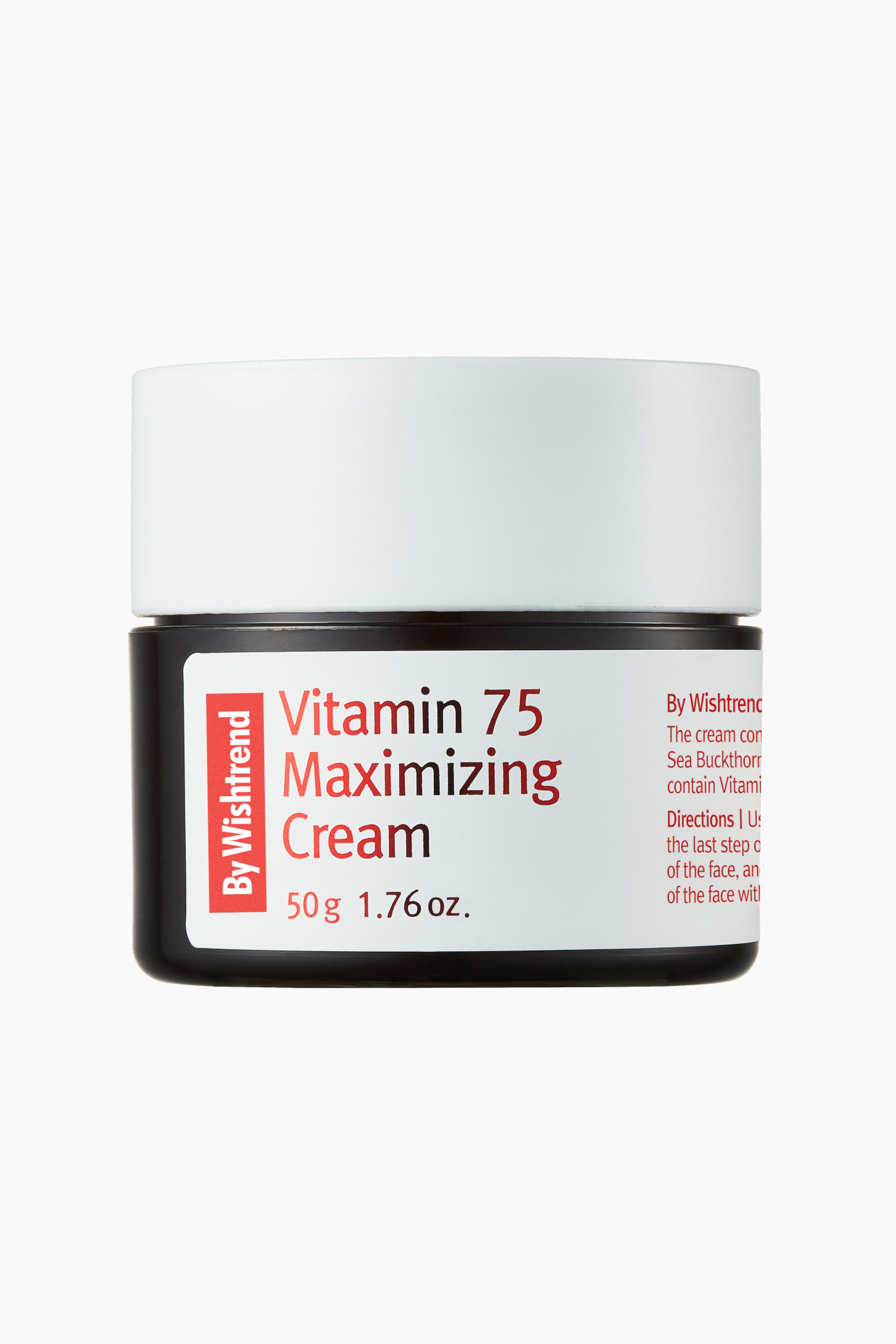 Visa större bild: En mörk krämburk med ett vitt lock visar etikettens framsida. Den vita etiketten visar "By Wishtrend" i rött på en vertikal röd remsa, "Vitamin 75 Maximizing Cream" i röd text och "50 g 1,76 oz." i svart text, med ytterligare mindre produktinformation synlig till höger.