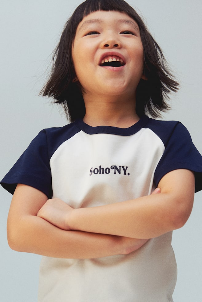 T-shirt à manches raglan avec motif - Bleu marine/Soho NY/Blanc/color block - 4