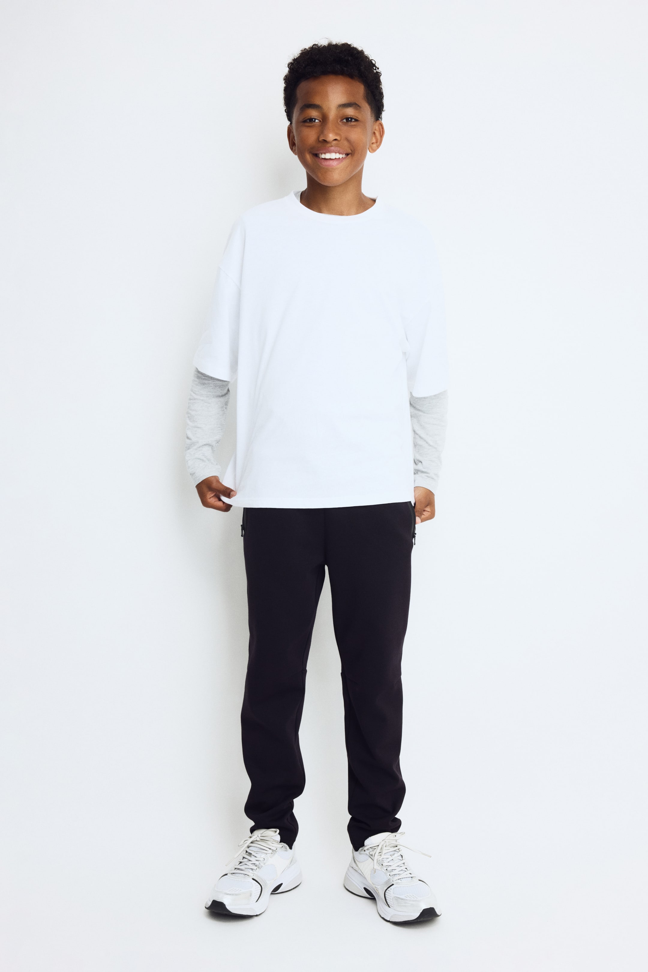 Детские брюки H&M Slim-Fit Sports Joggers with DryMove™ — фото 3
