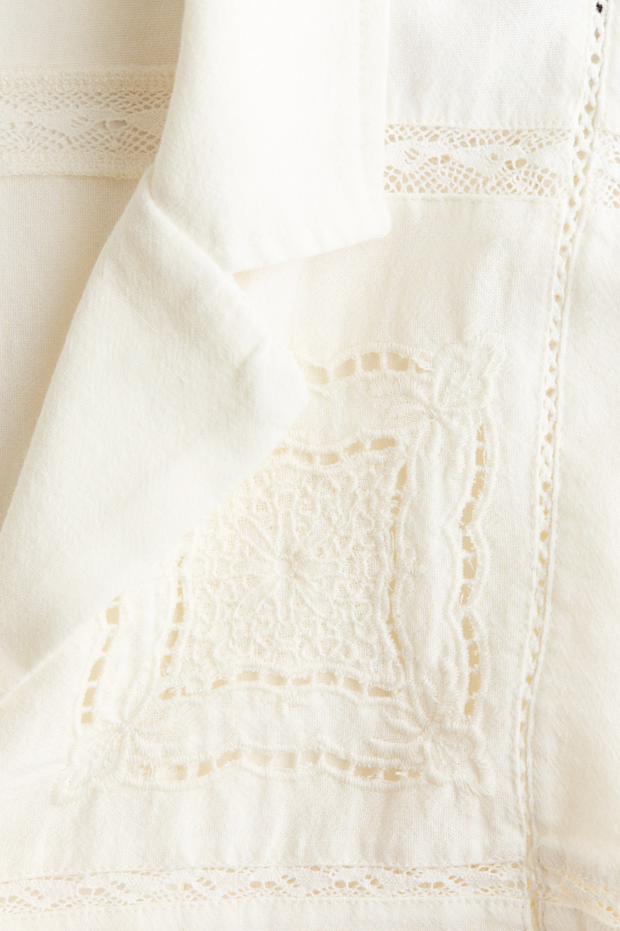Женские куртки H&M Eyelet-Embroidered Linen-Blend Jacket — фото 4