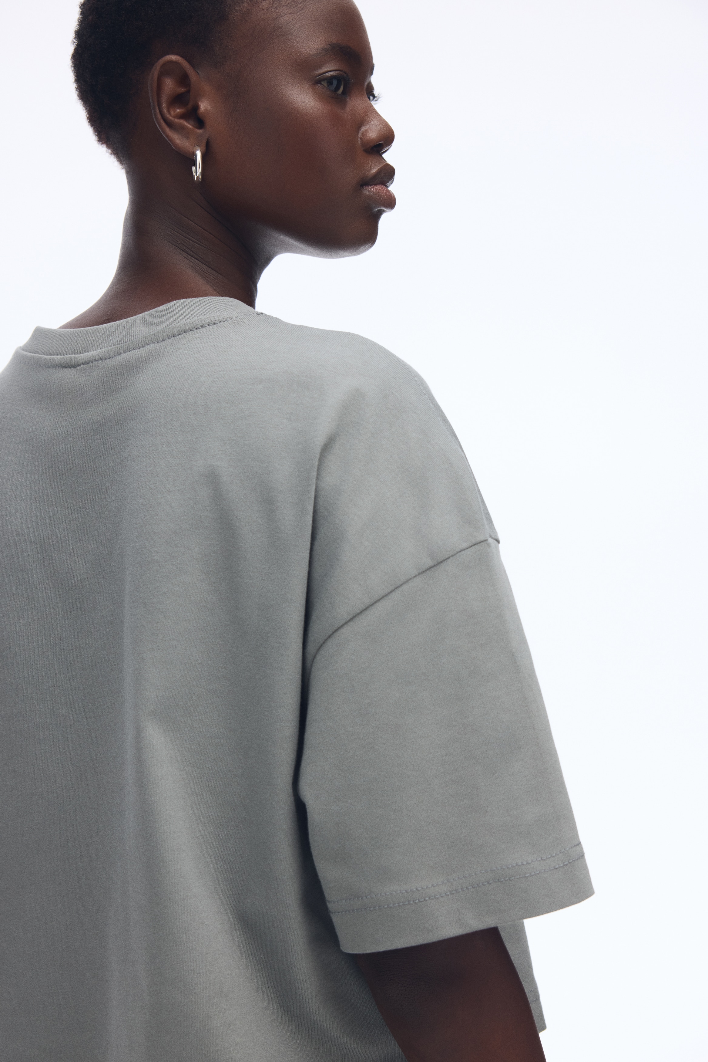 レディースボクシーTシャツ |クロップド、オーバーサイズ