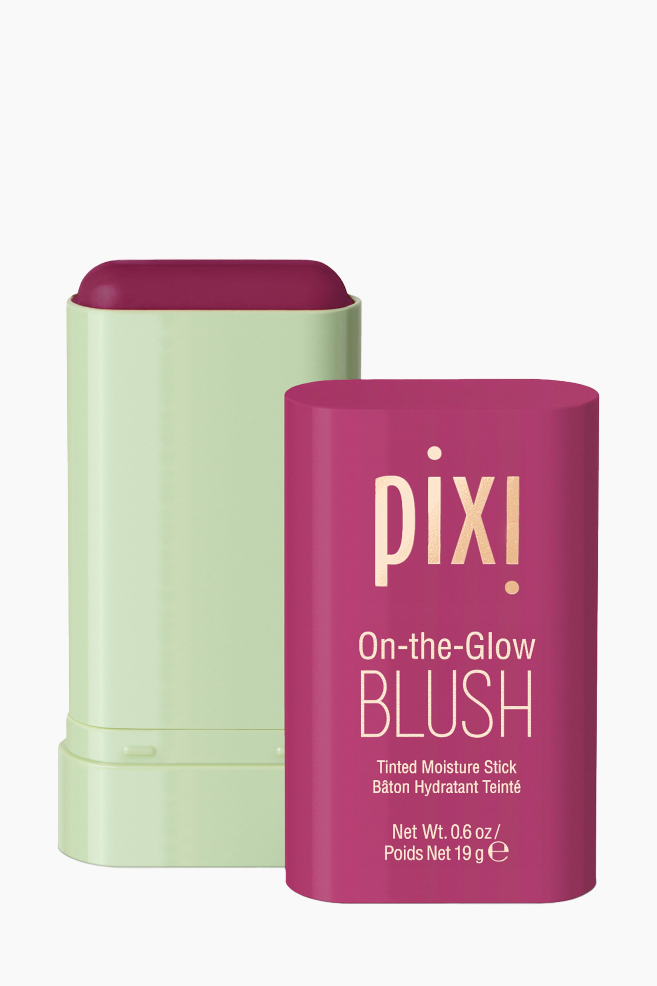 Visa större bild: Pixi On-the-Glow Blush presenterar två rektangulära stift med rundade kanter. Det fuchsia rosa stiftet står upprätt och vänd framåt, med "pixi" i guld, "On-the-Glow BLUSH" och produktdetaljer. Ett ljusgrönt stift står upprätt bakom och till vänster, och avslöjar en mörk bärfärgad solid produkt som sticker ut från toppen.