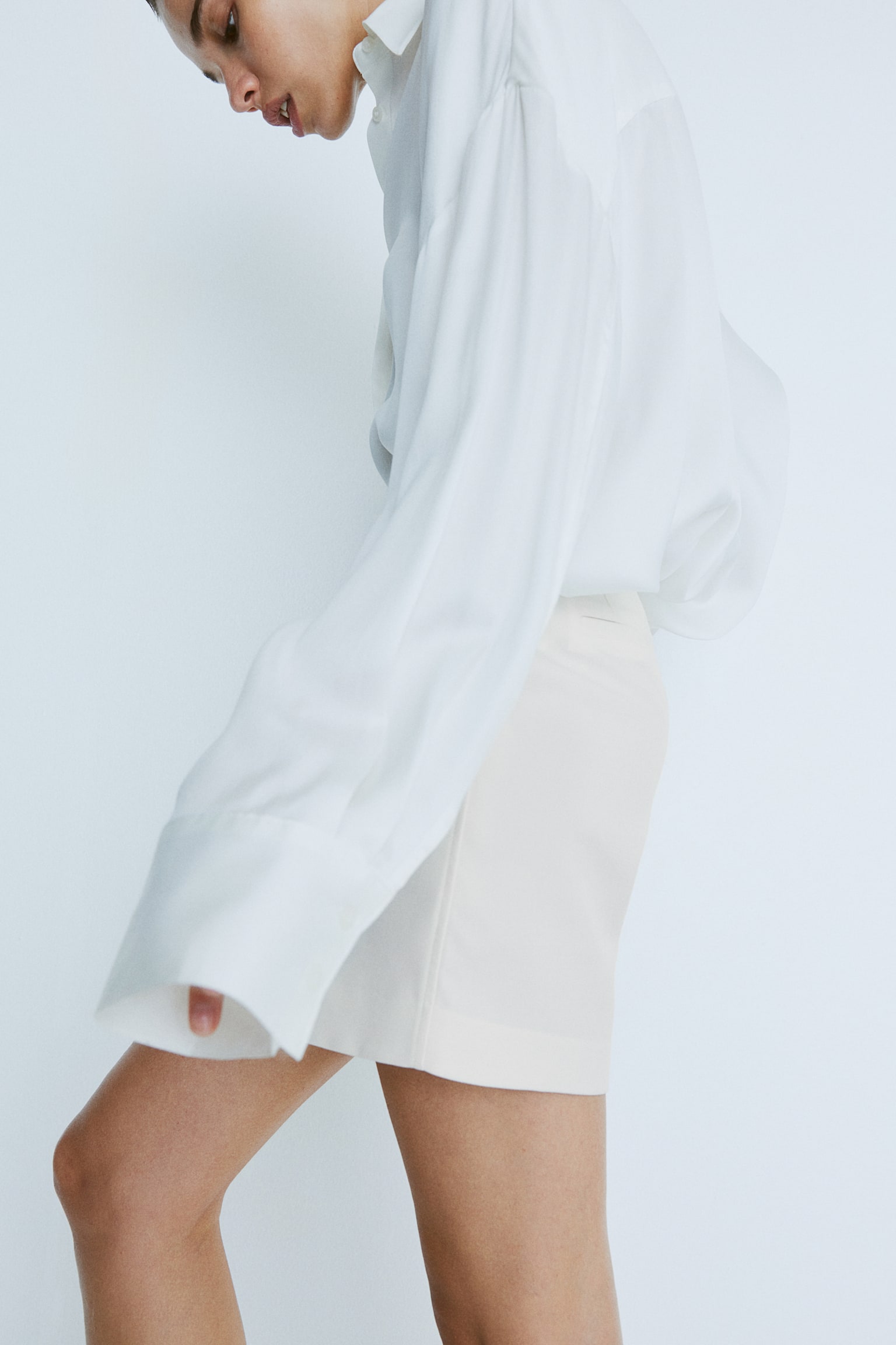 Button-detail shorts - White/Black/Light beige - 4