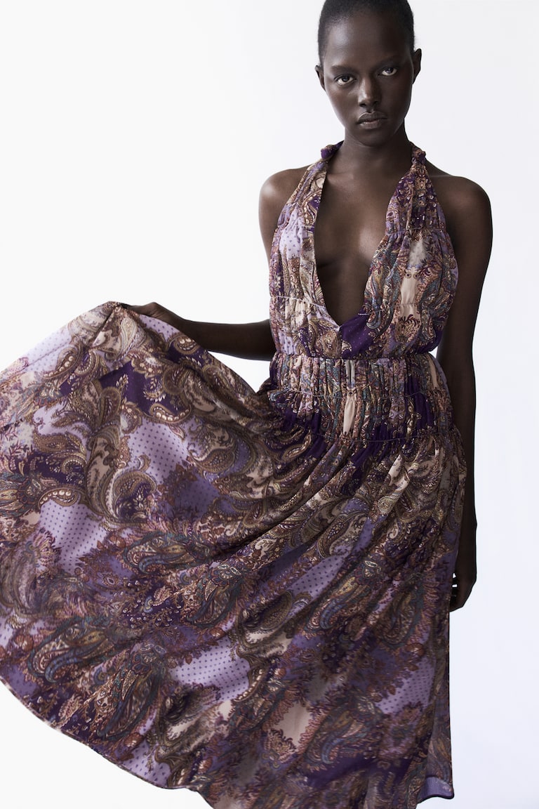 Nabrana haljina s halter-izrezom