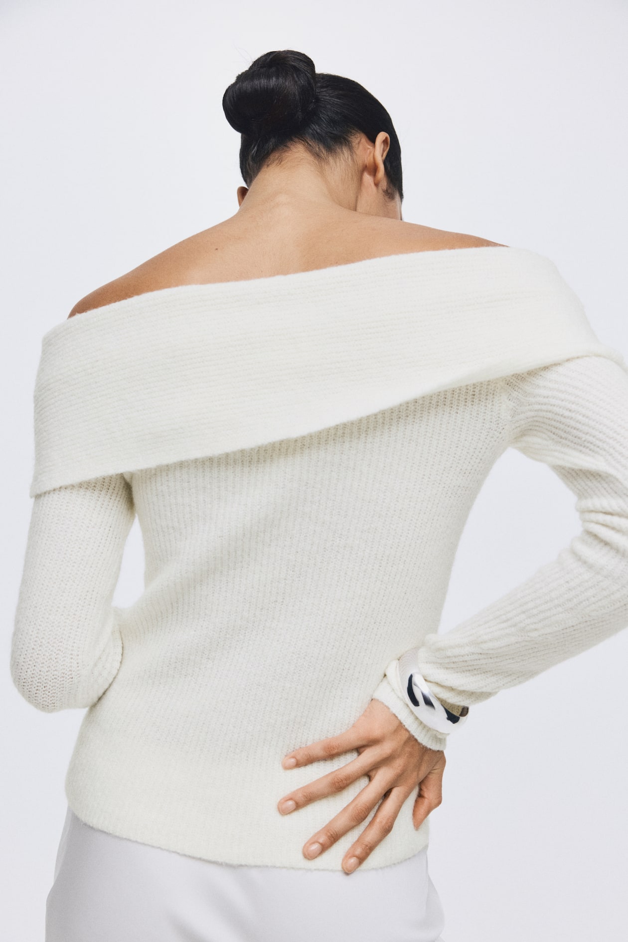Off-the-Shoulder Sweater - image 5