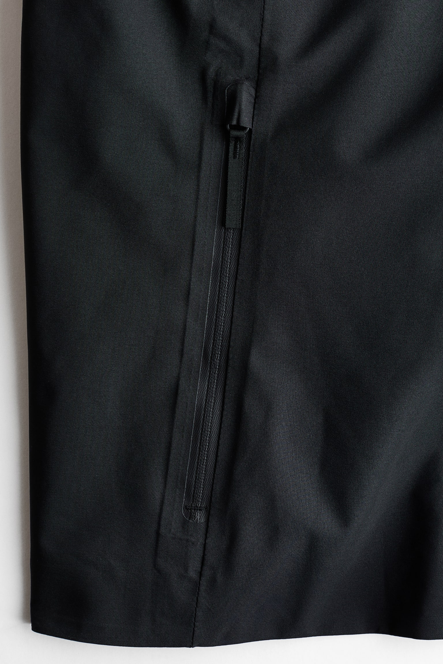 Женская куртка H&M Move Regular-Fit Rain Jacket with StormMove™, цвет: Чёрный — фото 10